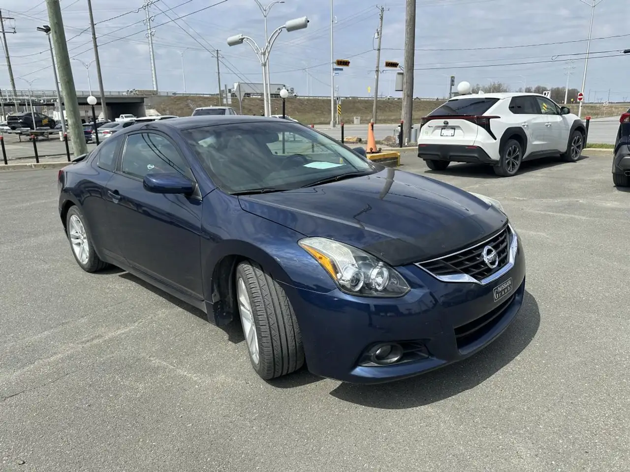 Nissan Altima снимка Nissan Altima