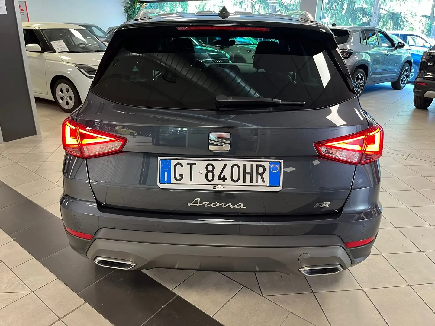 SEAT Arona Arona FR 95cv risparmio 10000€ Grigio - 2