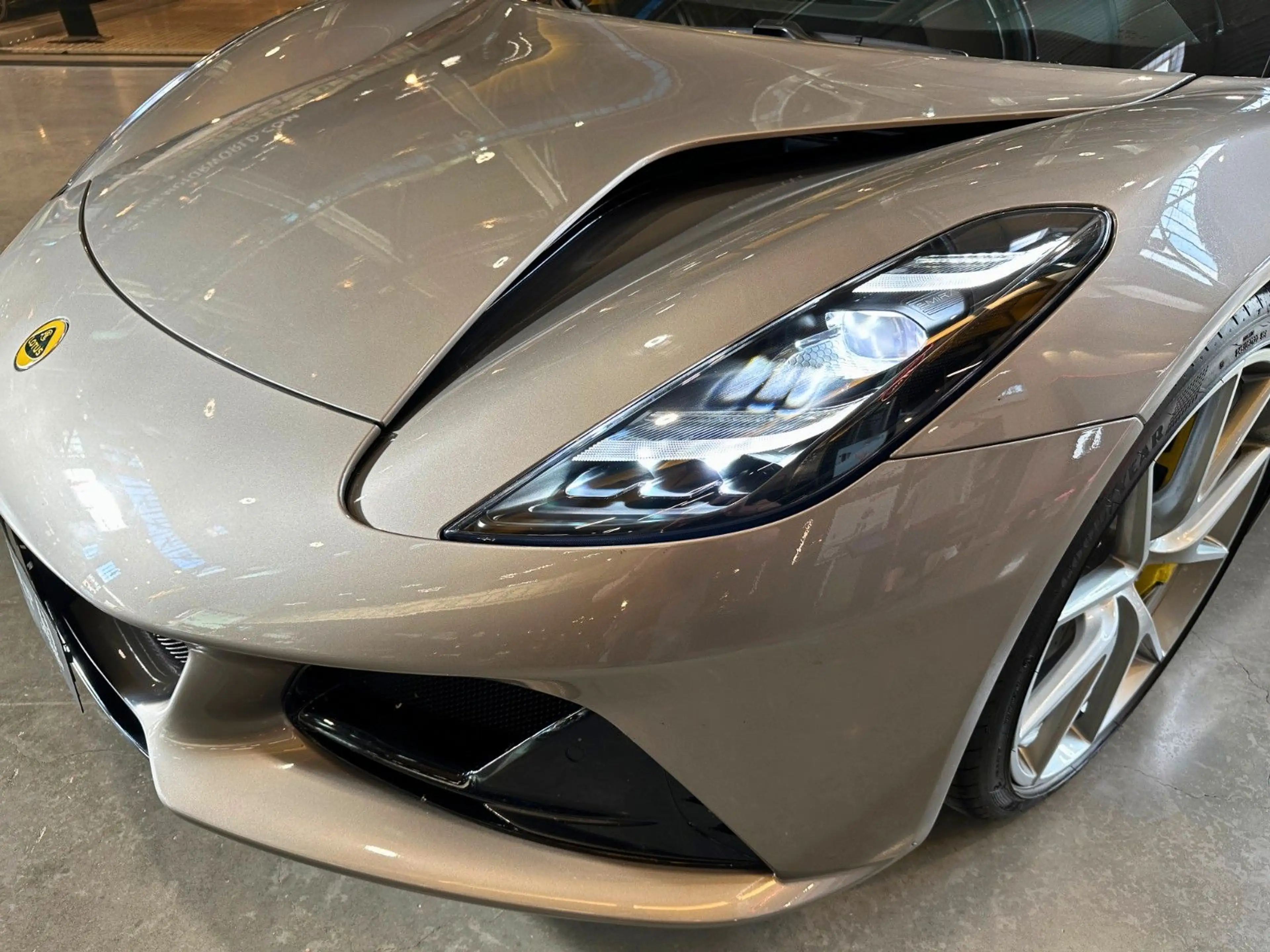 Lotus Emira 3.5 V6 475PS / Alcantara / TFT-Cockpit — photo 9