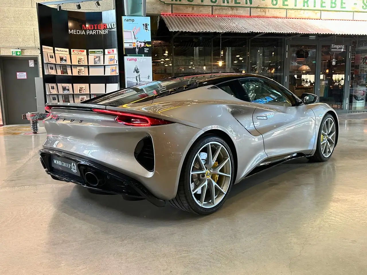Lotus Emira 2023