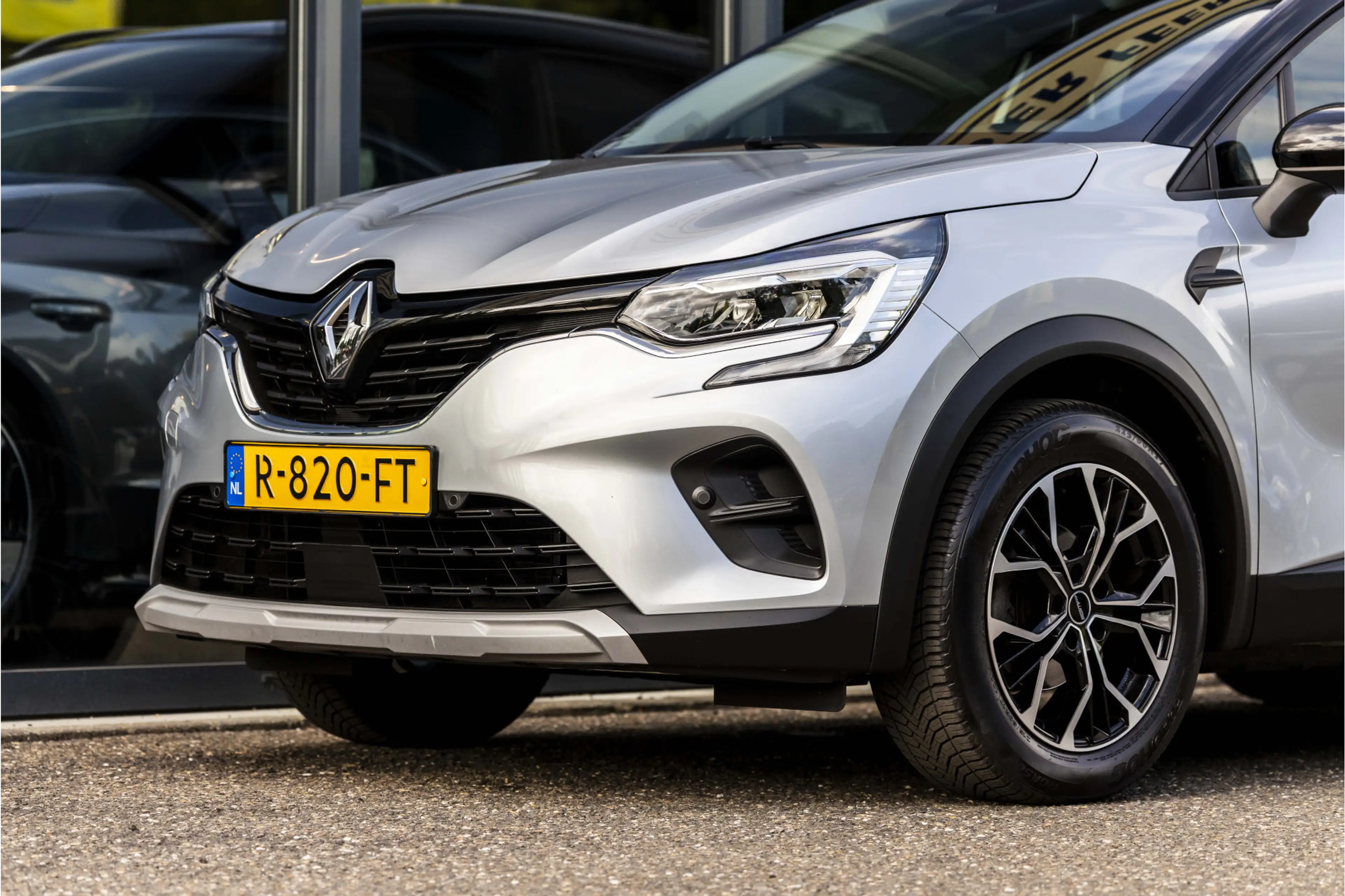 Renault Captur 1.0 TCe 90 Zen — photo 11