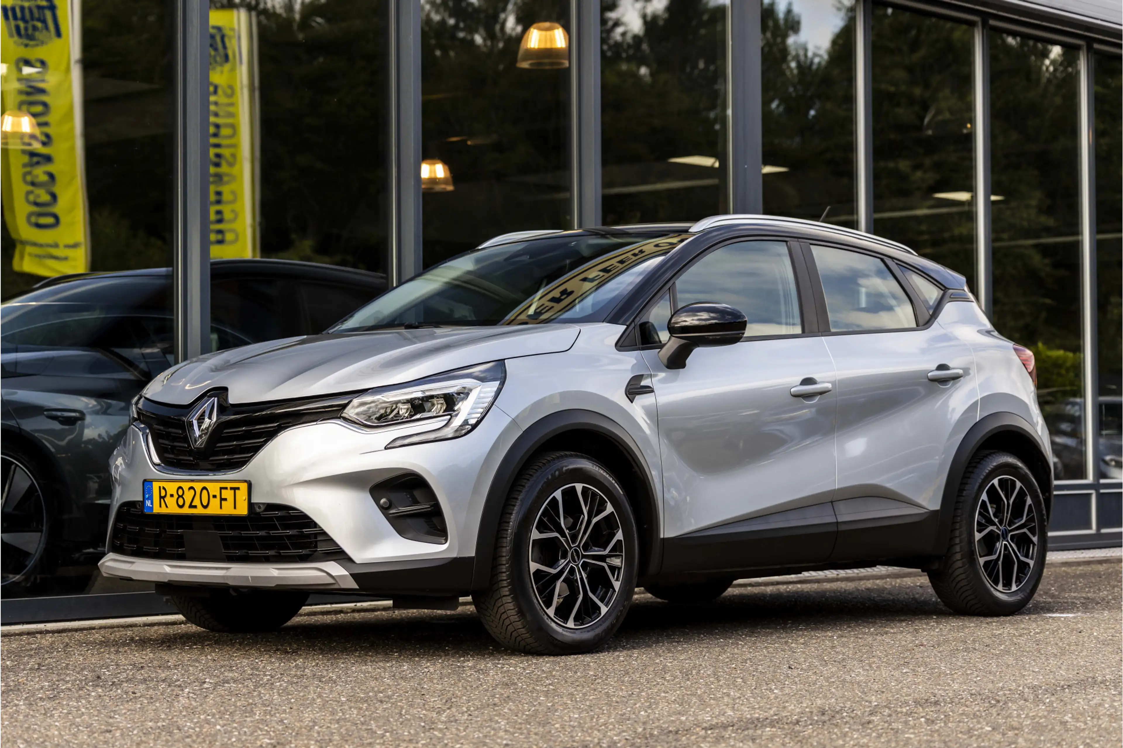 Renault Captur 1.0 TCe 90 Zen — photo 10
