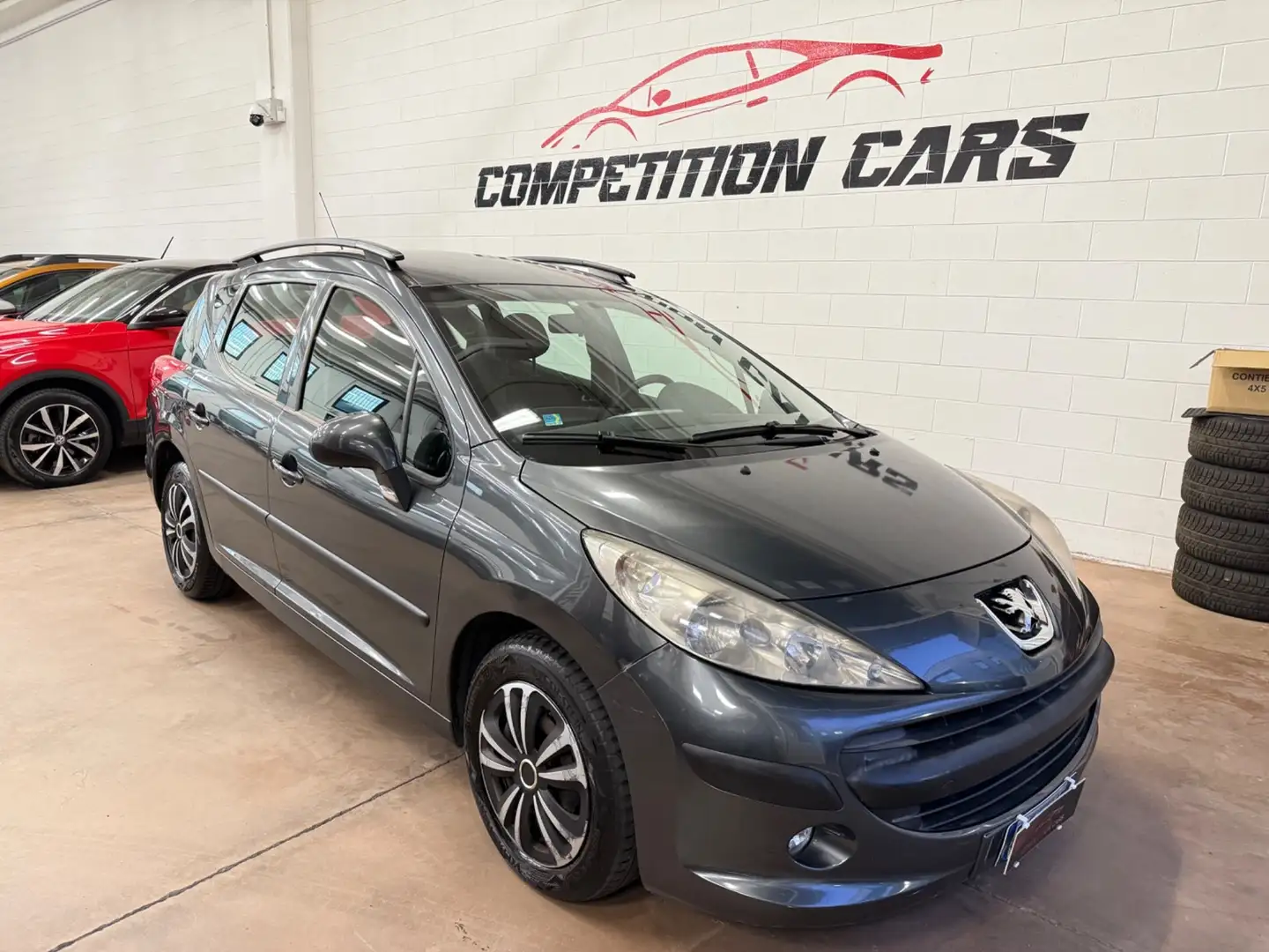 Peugeot 207 1.4 VTi 95CV SW X Line Grau - 1