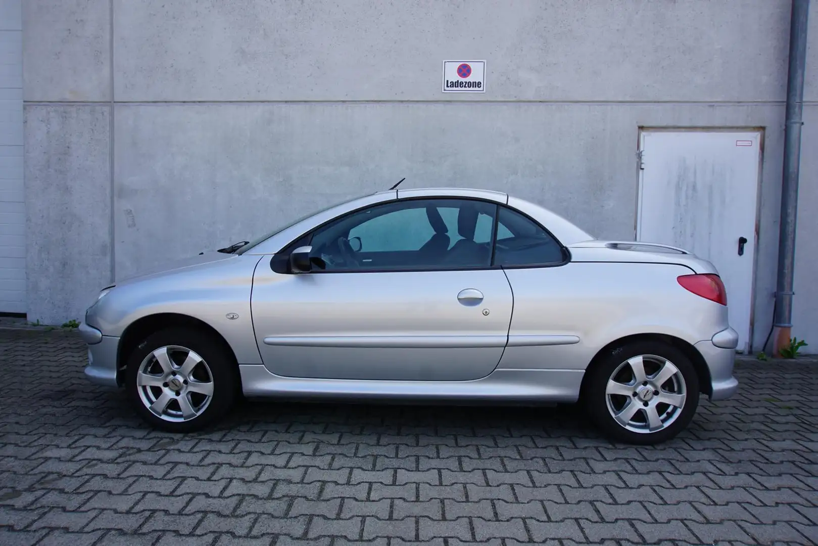 Peugeot 206 1.6 16V Cabrio Radio Klima 2.Hand Grau - 2