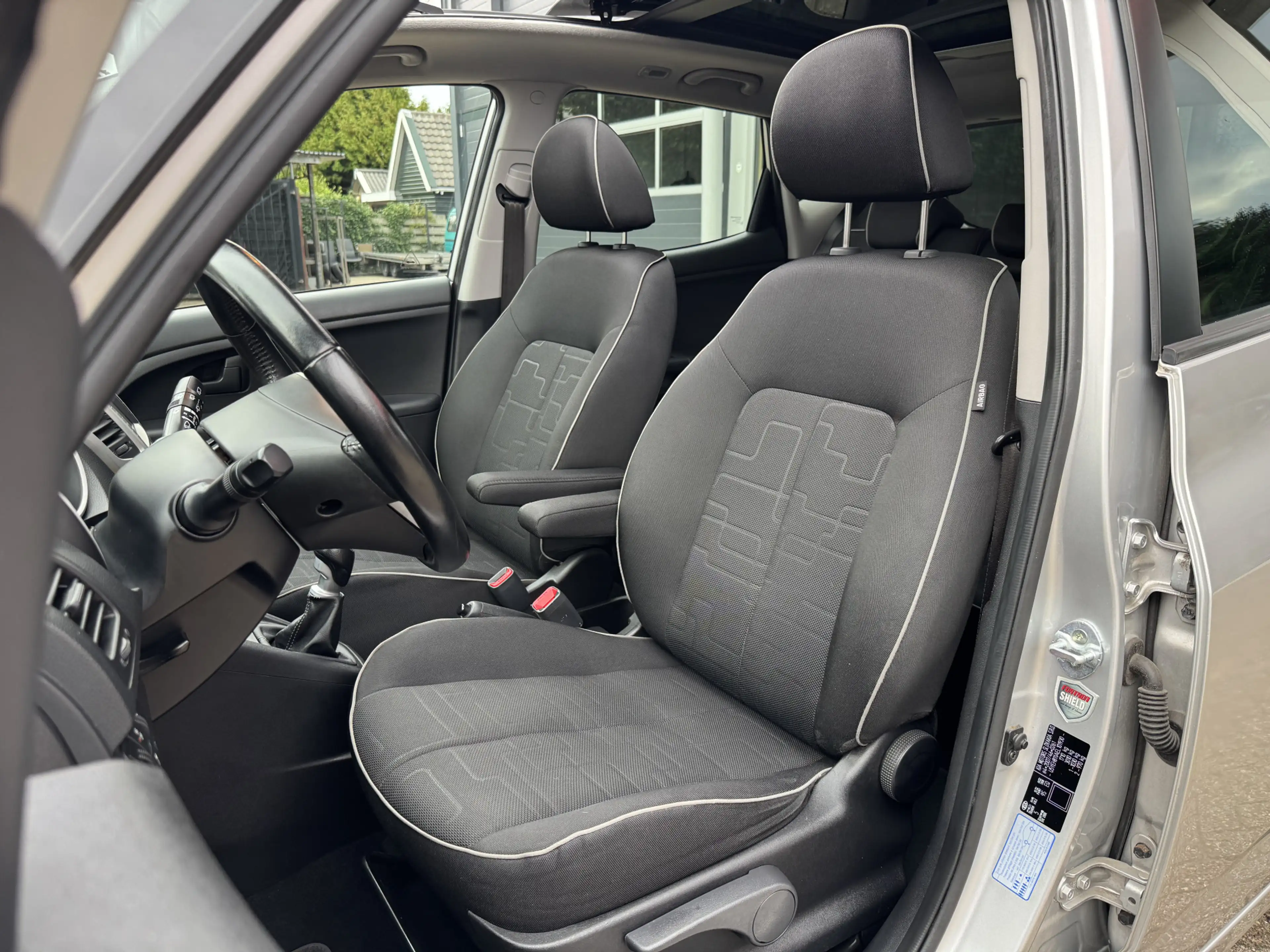 Kia Venga 1.4 CVVT Vibe Trekhaak, Panorama dak, Cruise, Blue — photo 12