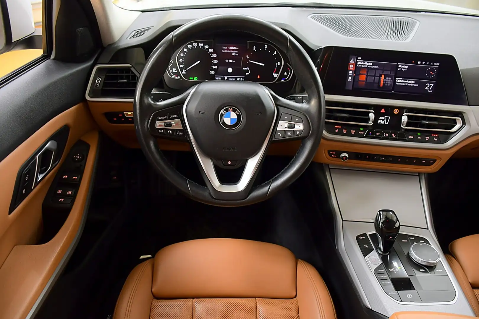 BMW 330 d Touring Aut. Weiß - 2