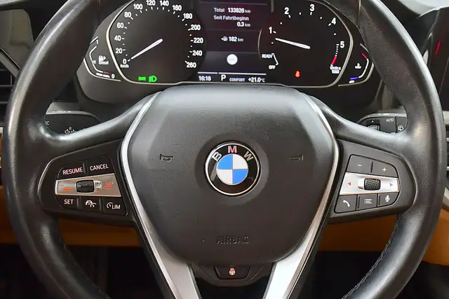 BMW 3 Series view 19