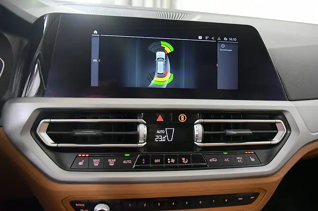 BMW 3 Series view 5