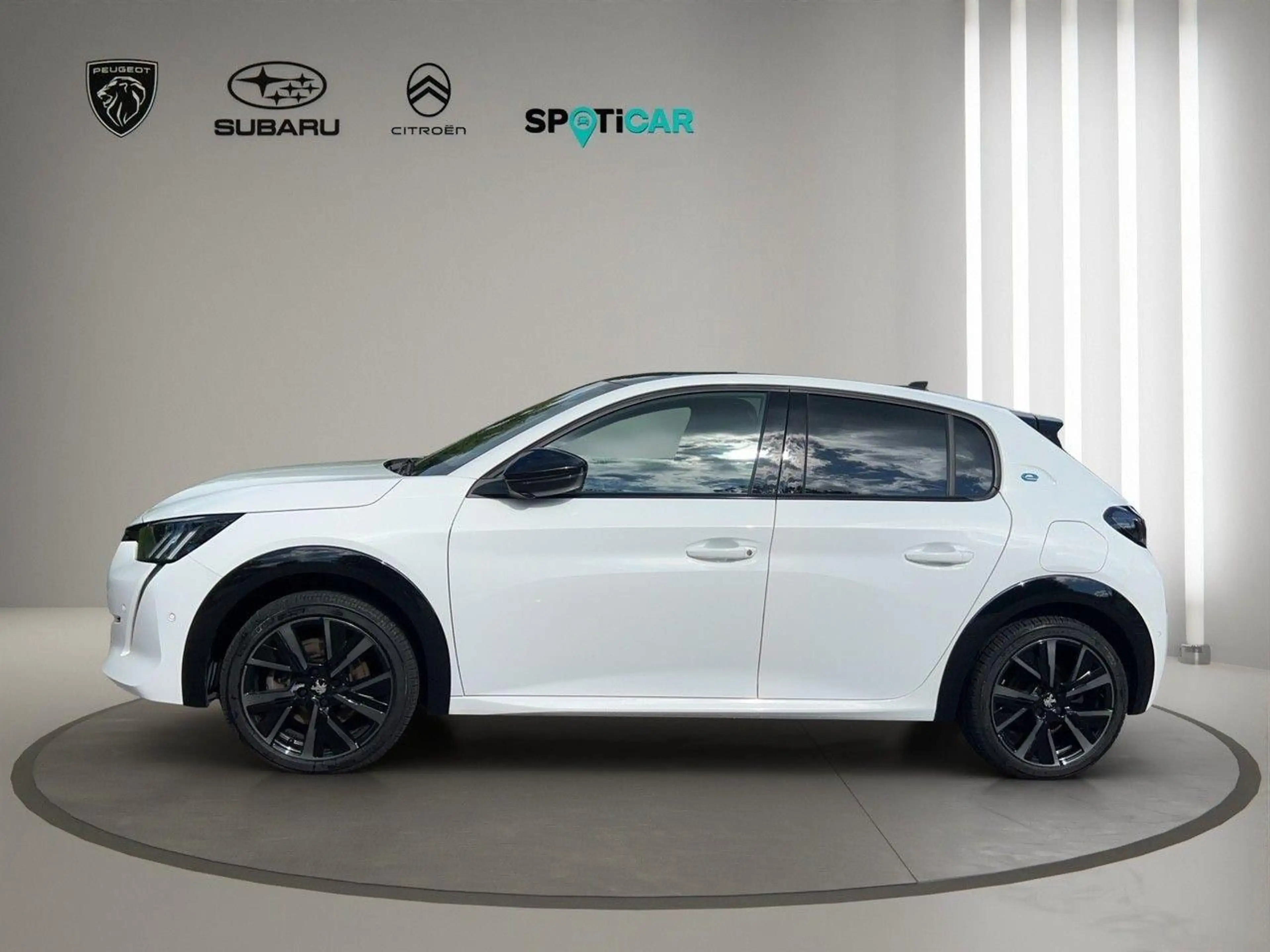Peugeot e-208 e- GT — photo 2