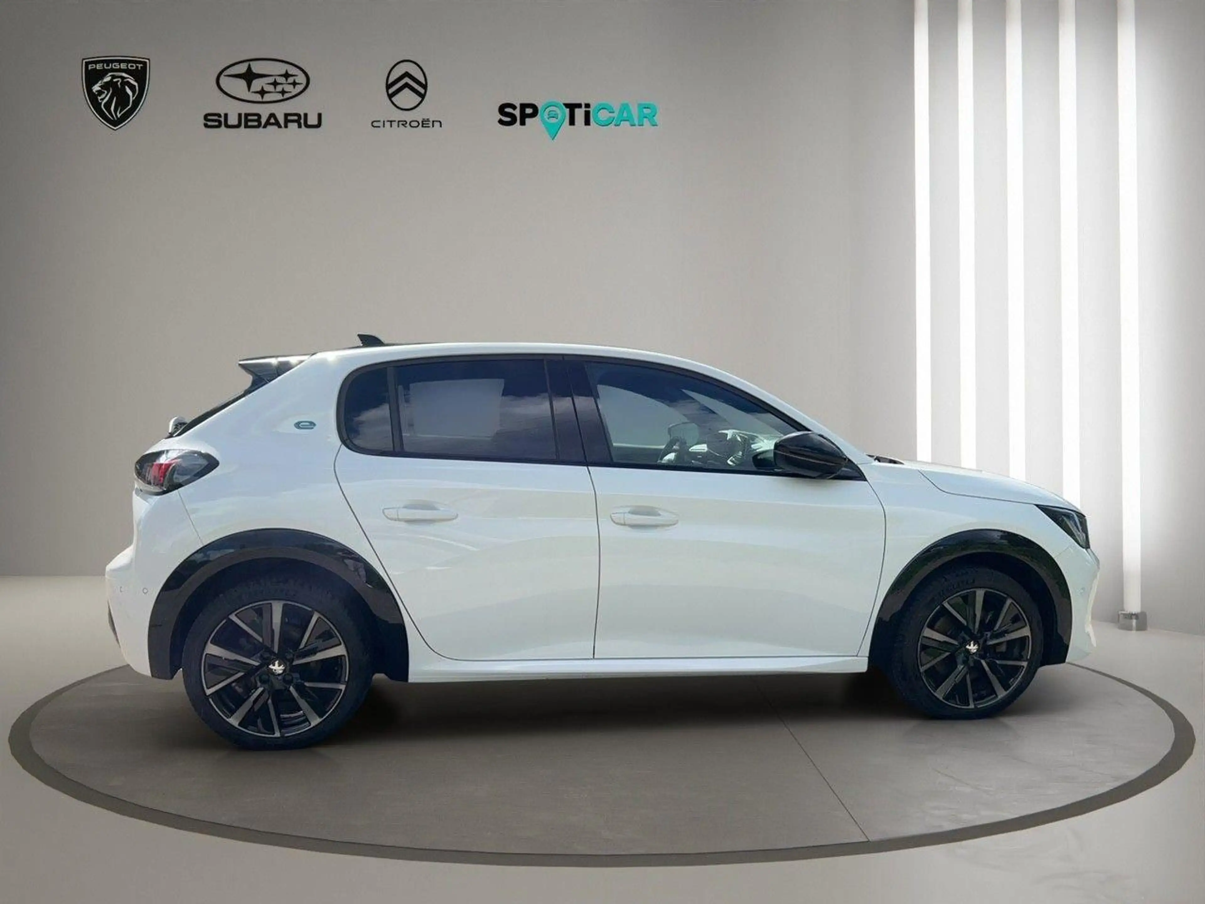 Peugeot e-208 e- GT — photo 7