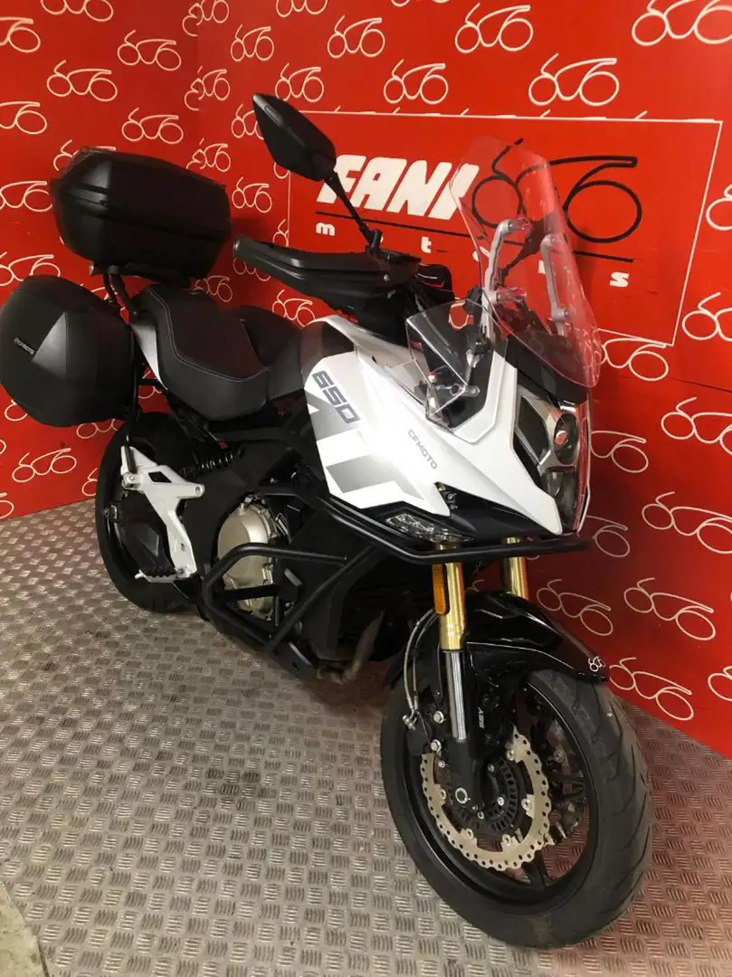 CFMOTO 650 MT . Blanc - 2