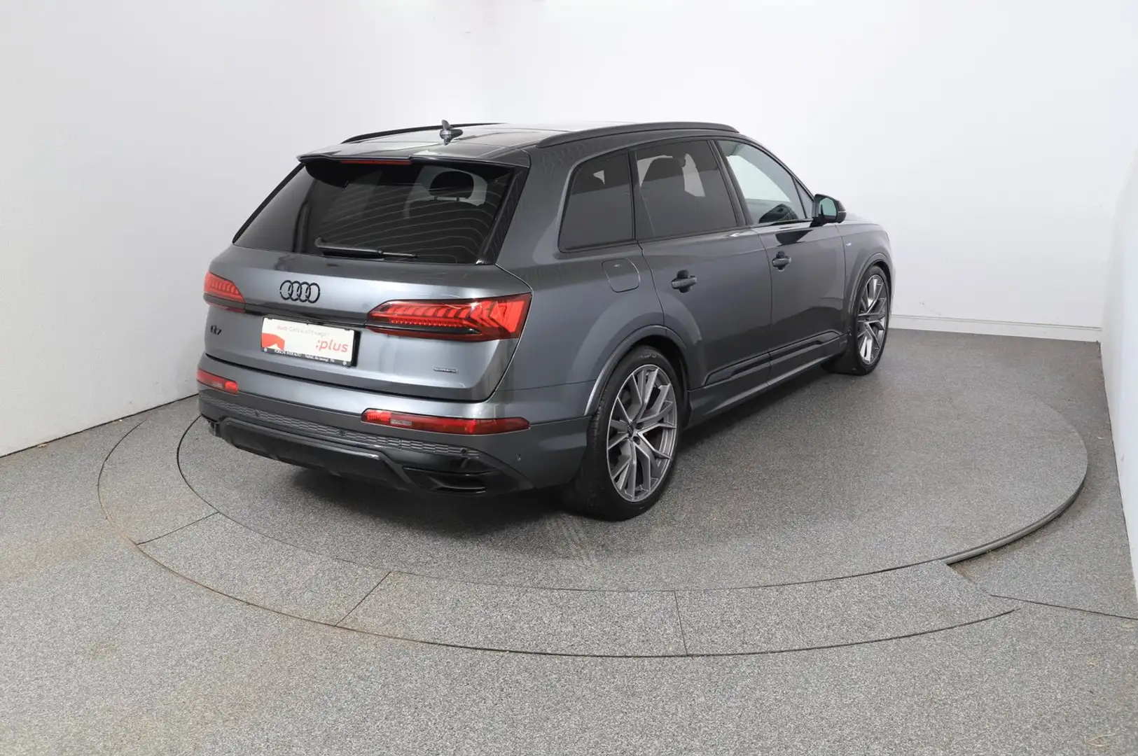 Audi Q7 55 TFSI e quattro S line Grau - 2