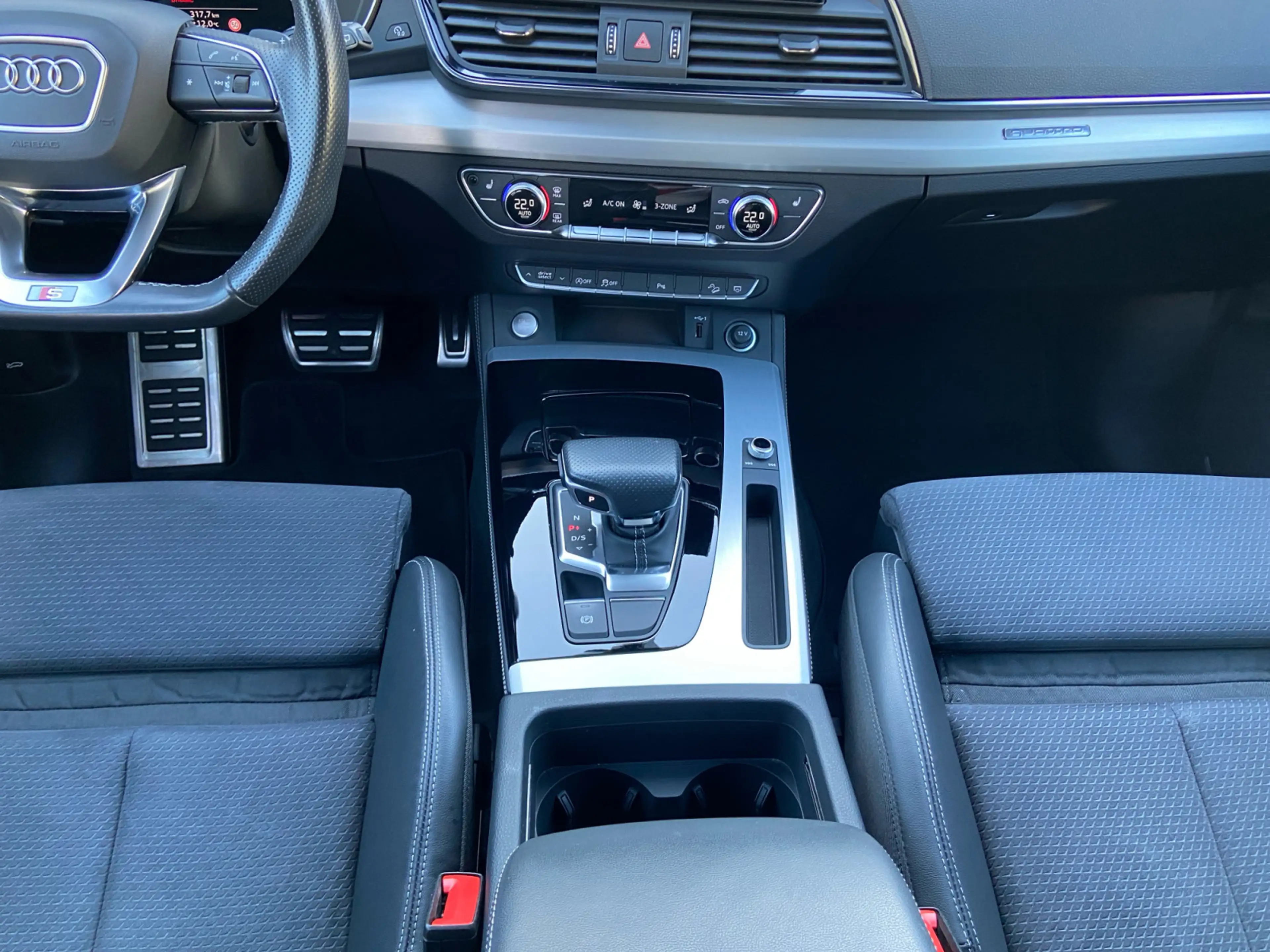 Audi Q5 45TFSI quattro tip-trc S-Line Matrix AHK Cam — photo 8
