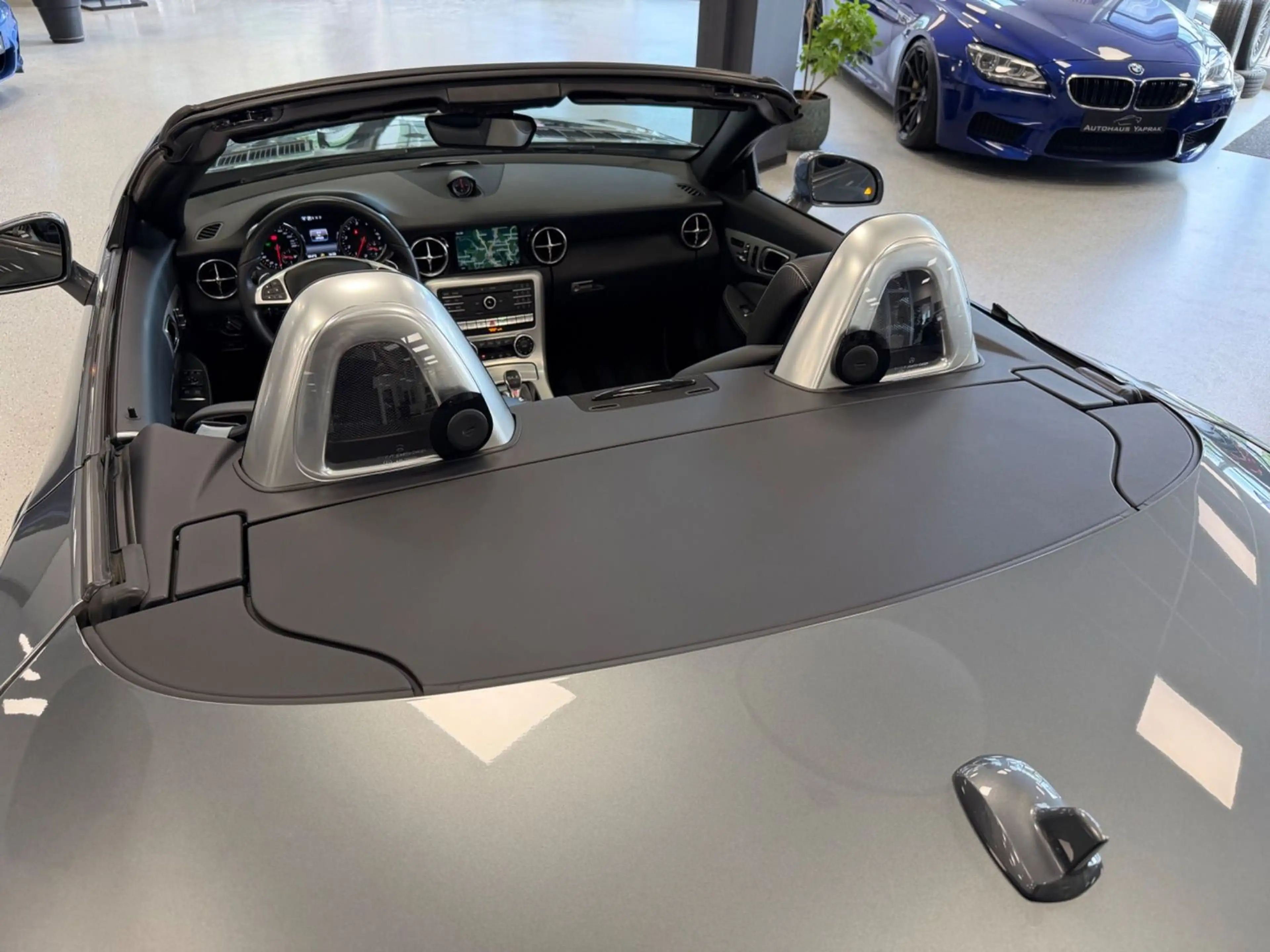 Mercedes-Benz SLC 300 Roadster Final Edition|39.923km|AMG-Line — photo 12