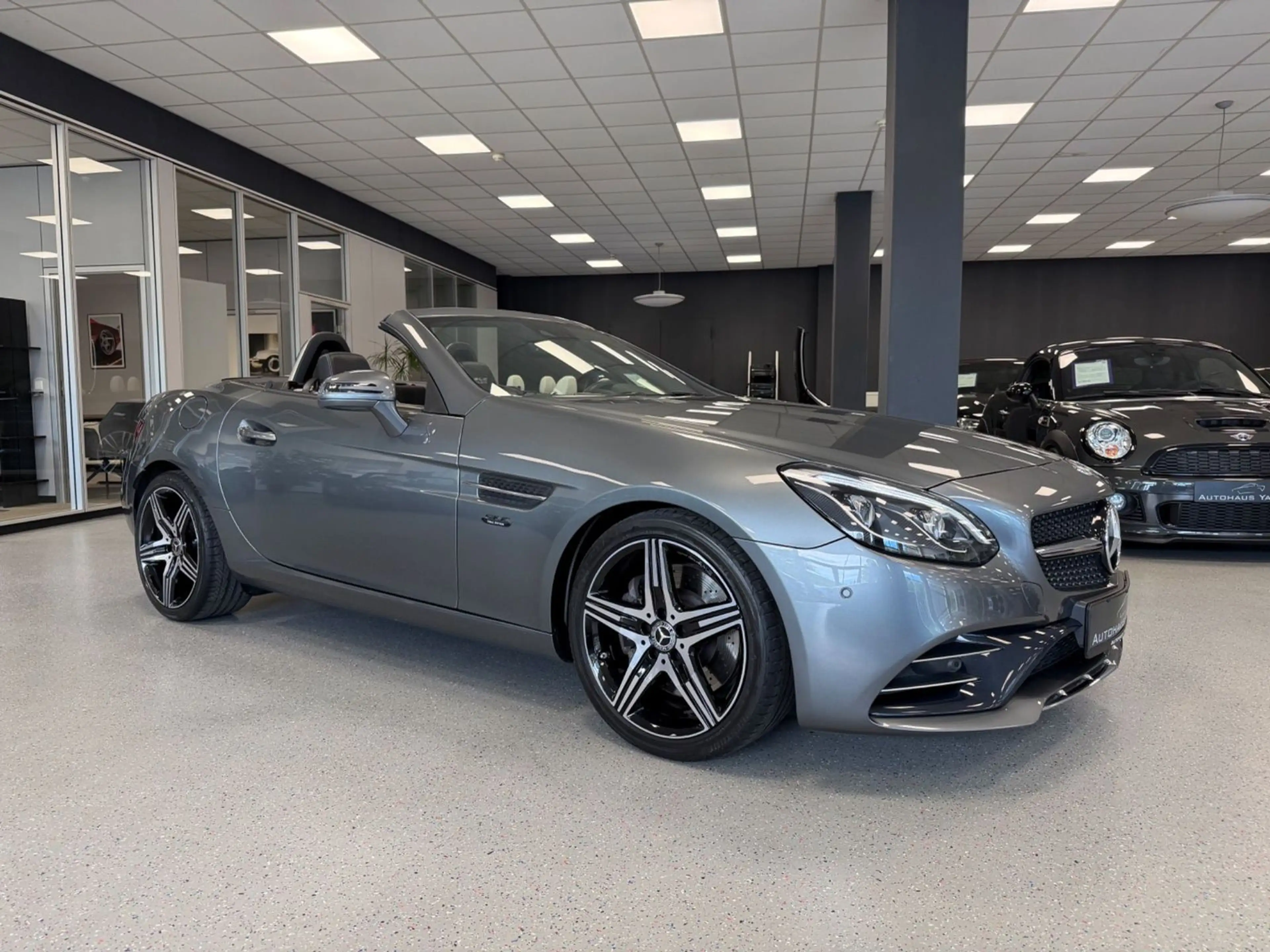 Mercedes-Benz SLC 300 Roadster Final Edition|39.923km|AMG-Line — photo 7