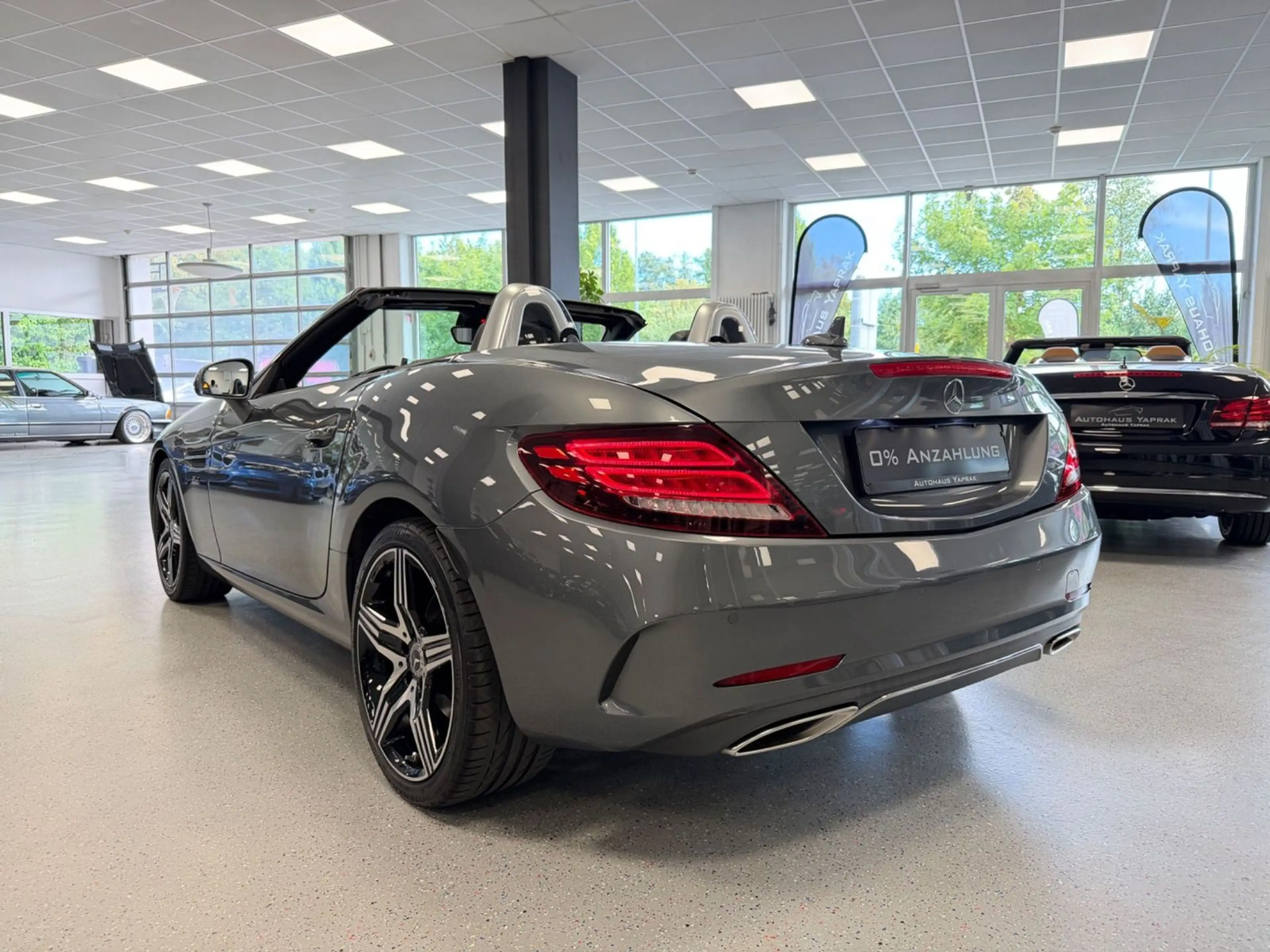 Mercedes-Benz SLC 300 Roadster Final Edition|39.923km|AMG-Line — photo 13