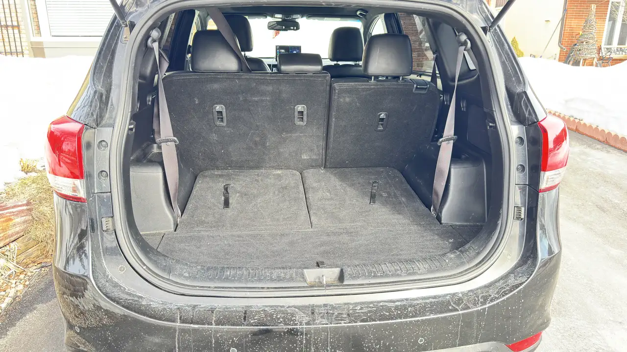 Kia Rondo снимка Kia Rondo