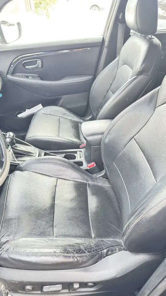 Kia Rondo снимка Kia Rondo