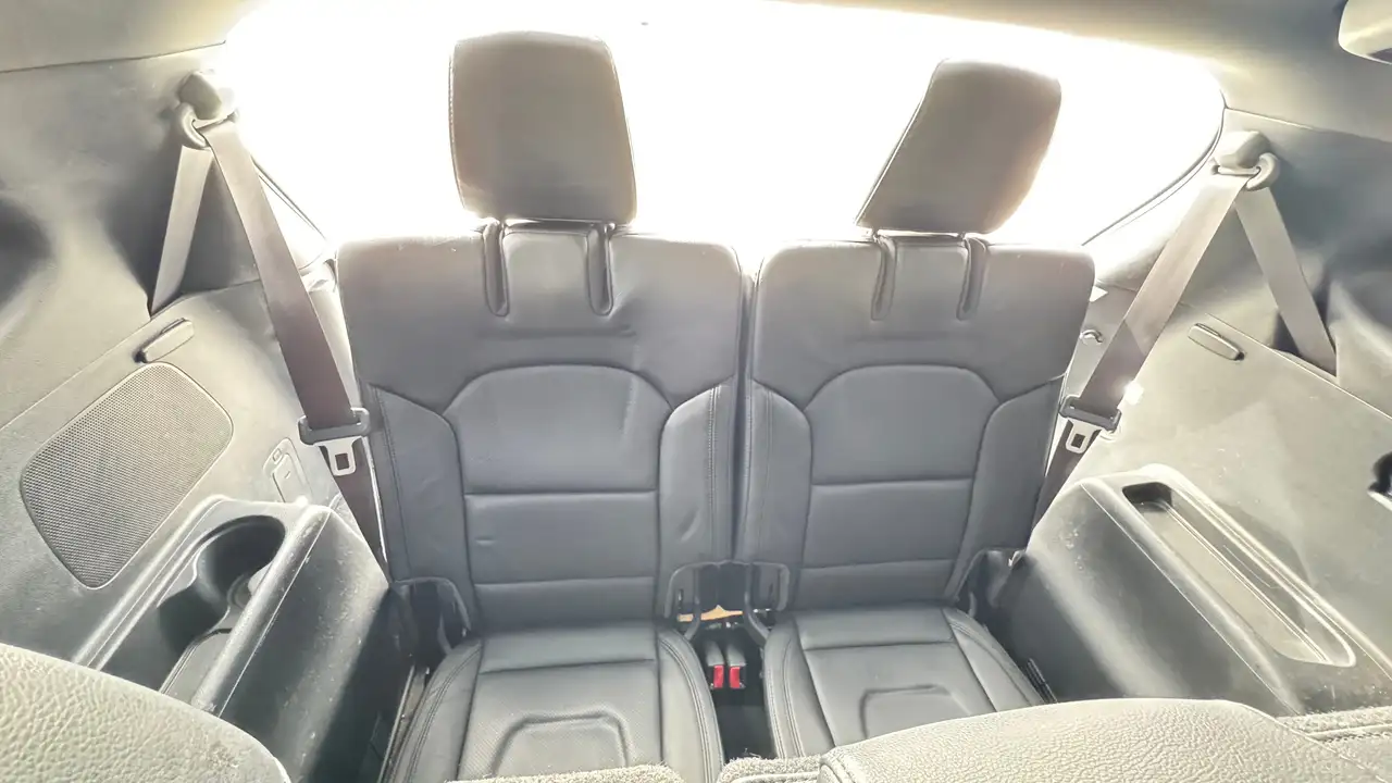 Kia Rondo снимка Kia Rondo