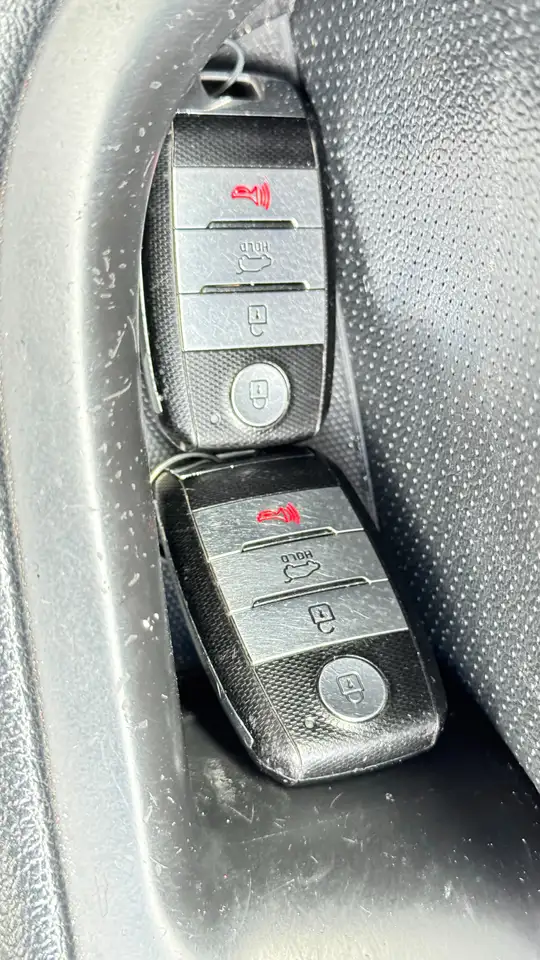 Kia Rondo снимка Kia Rondo