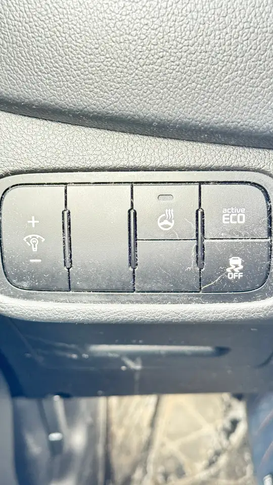 Kia Rondo снимка Kia Rondo