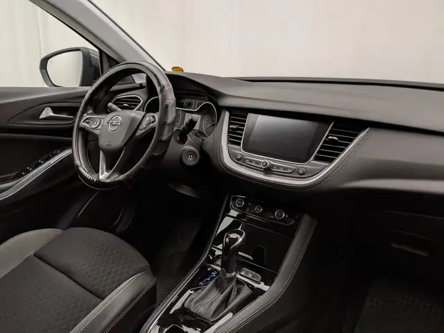 Opel Grandland X view 6