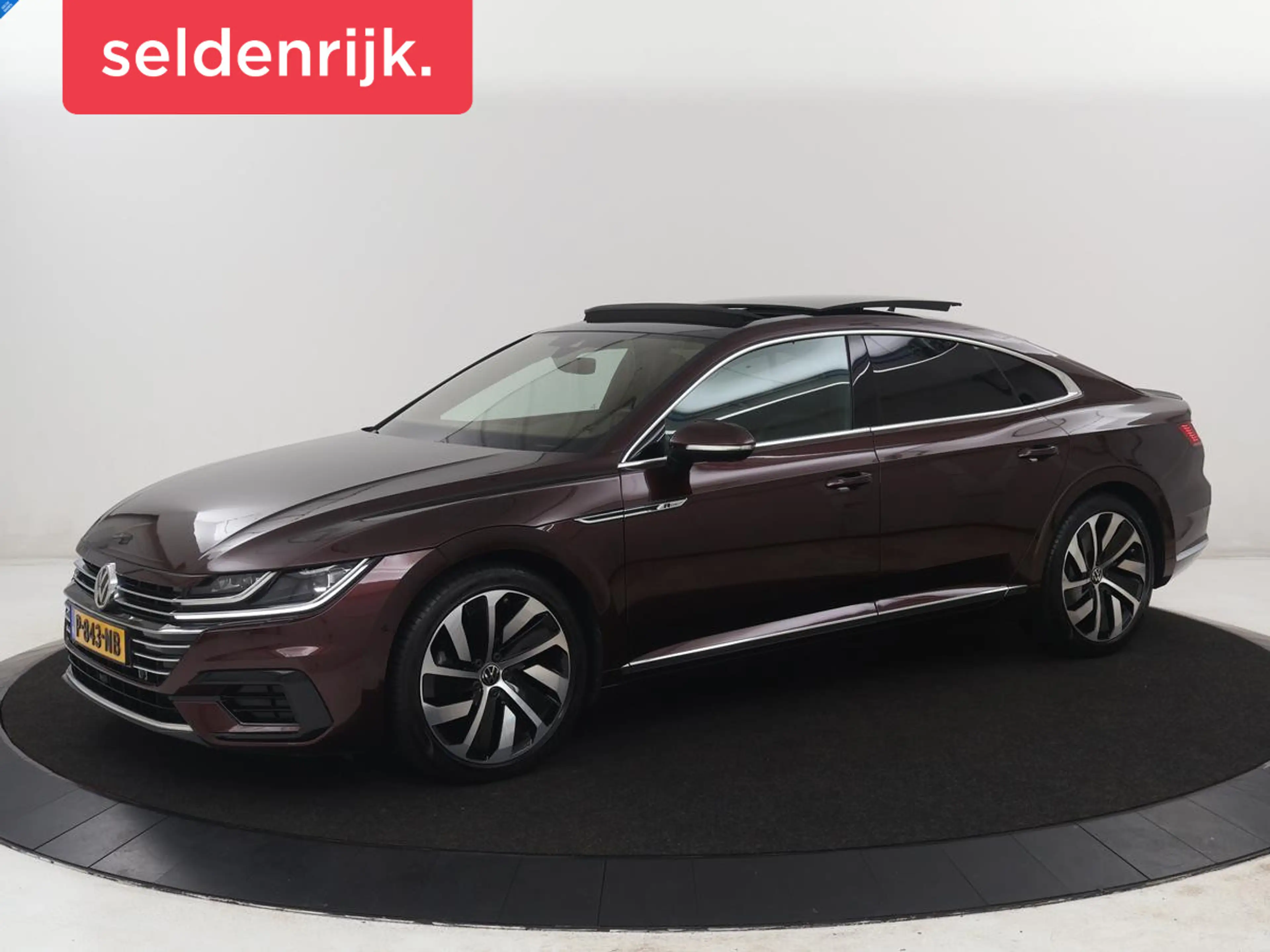 Volkswagen Arteon 2.0 TSI Business R | Panoramadak | Leder/alcantara