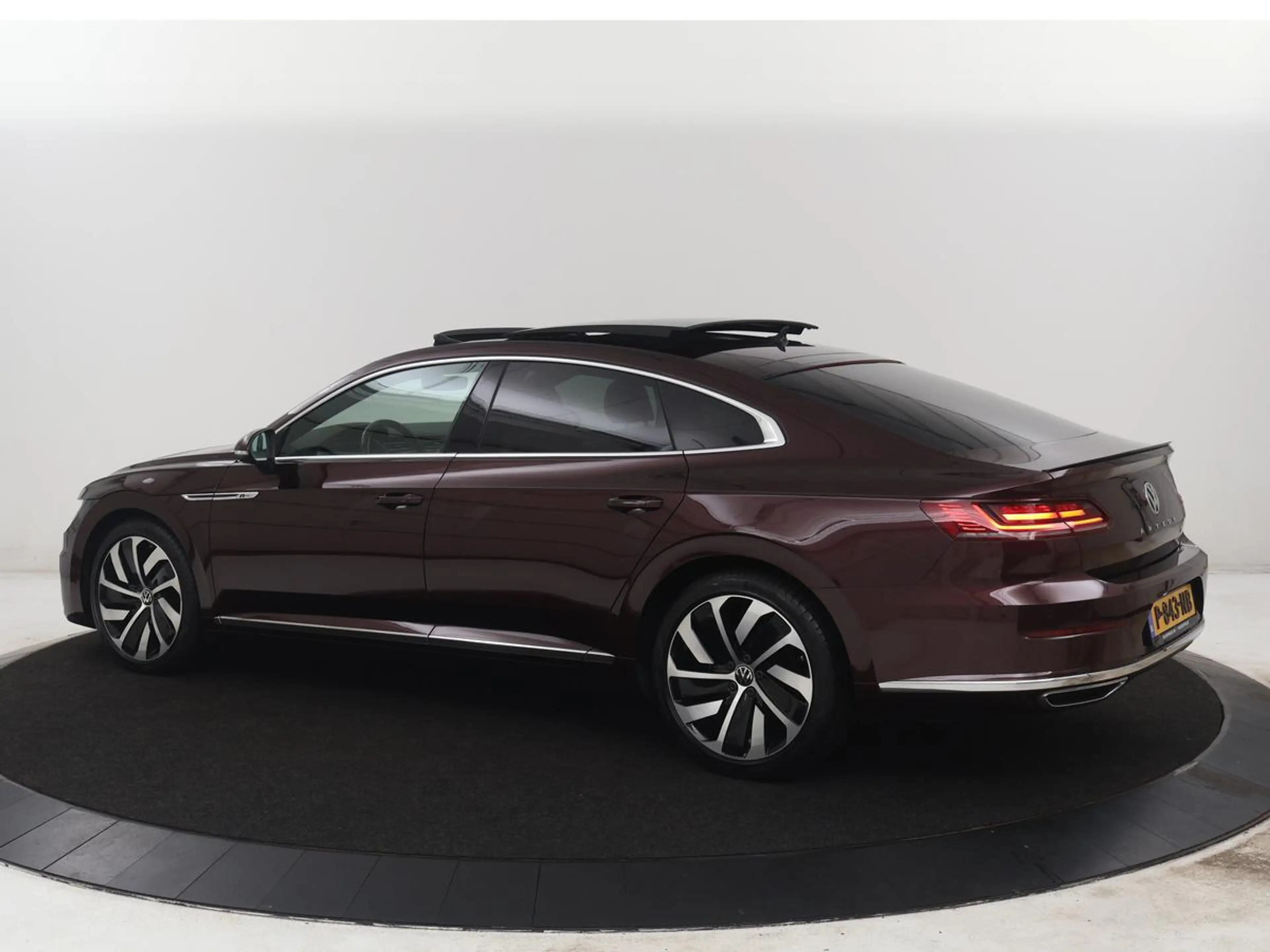 Volkswagen Arteon 2.0 TSI Business R | Panoramadak | Leder/alcantara — photo 2