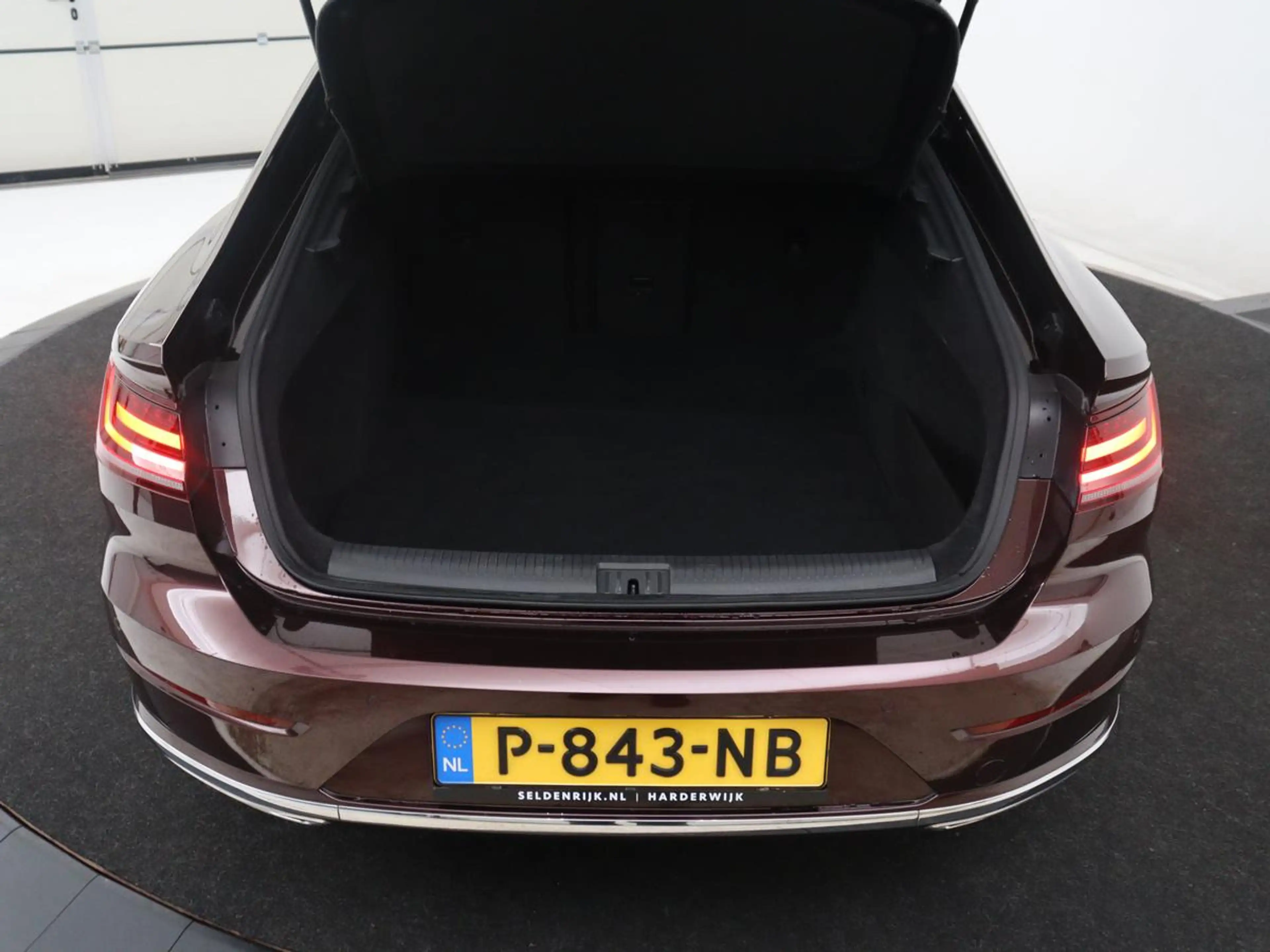 Volkswagen Arteon 2.0 TSI Business R | Panoramadak | Leder/alcantara — photo 11