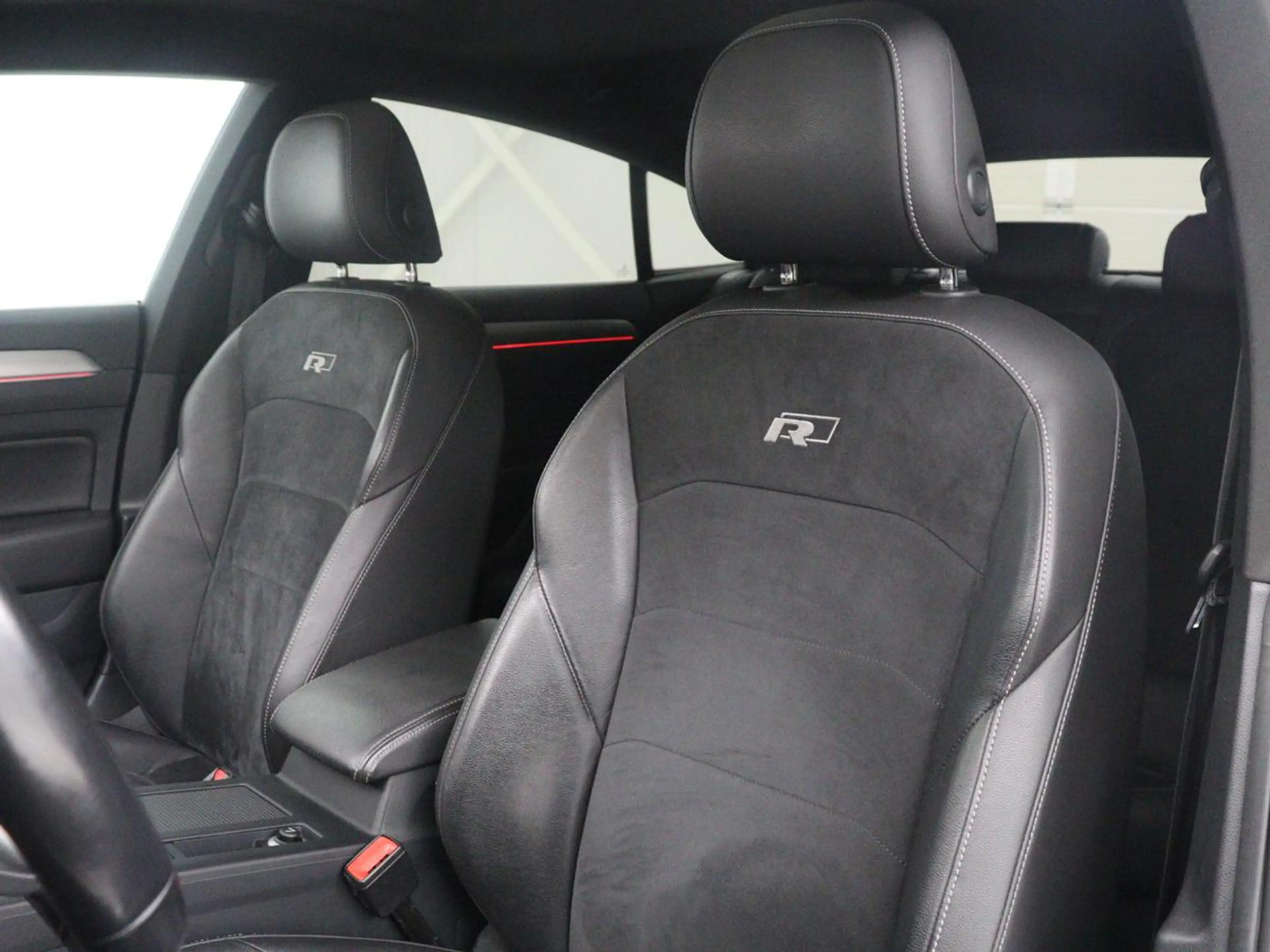 Volkswagen Arteon 2.0 TSI Business R | Panoramadak | Leder/alcantara — photo 6