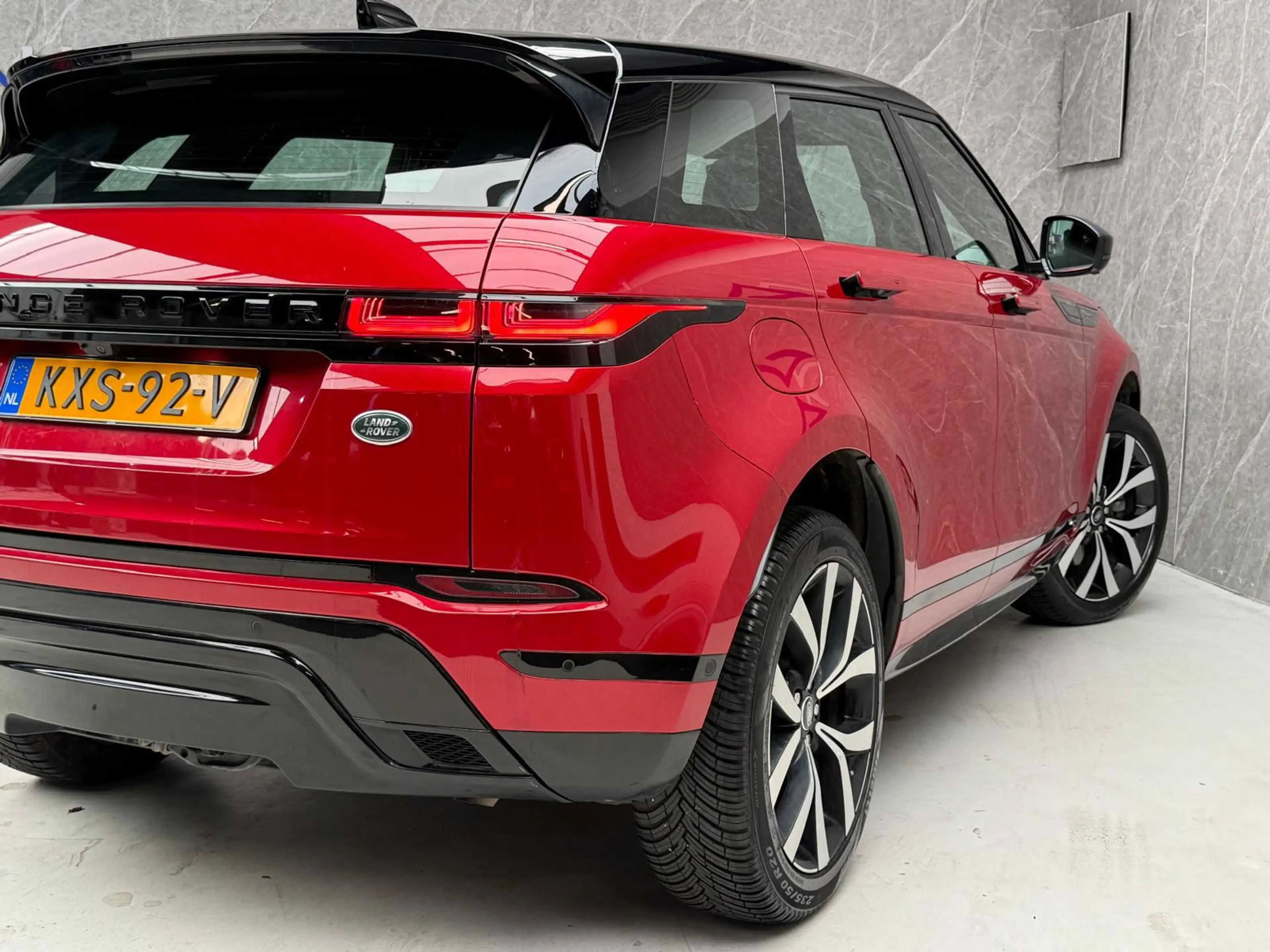 Land Rover Range Rover Evoque 2.0 P200 AWD R-Dynamic HSE / Panorama — photo 9