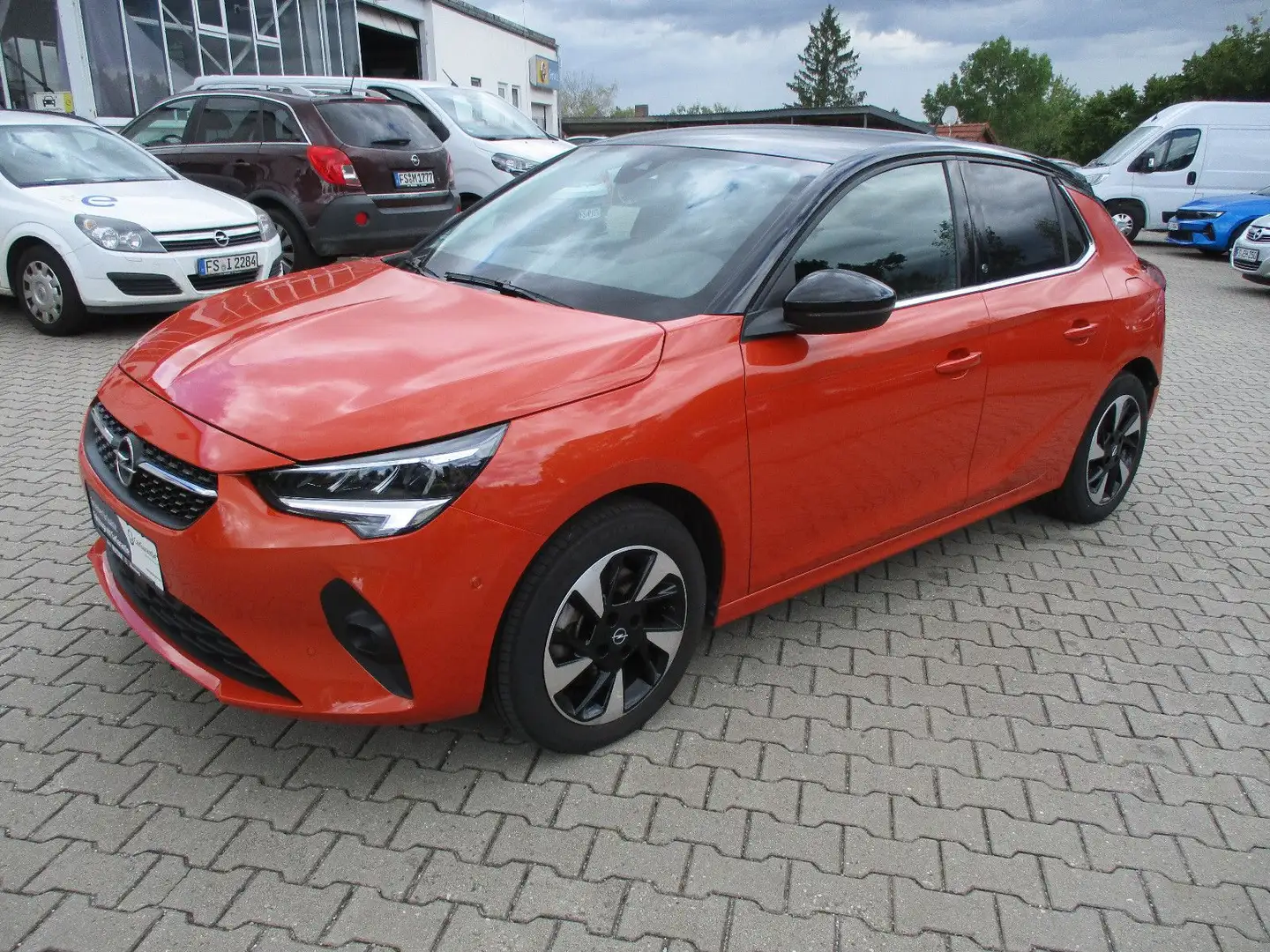 Opel Corsa F e Elegance Naranja - 1