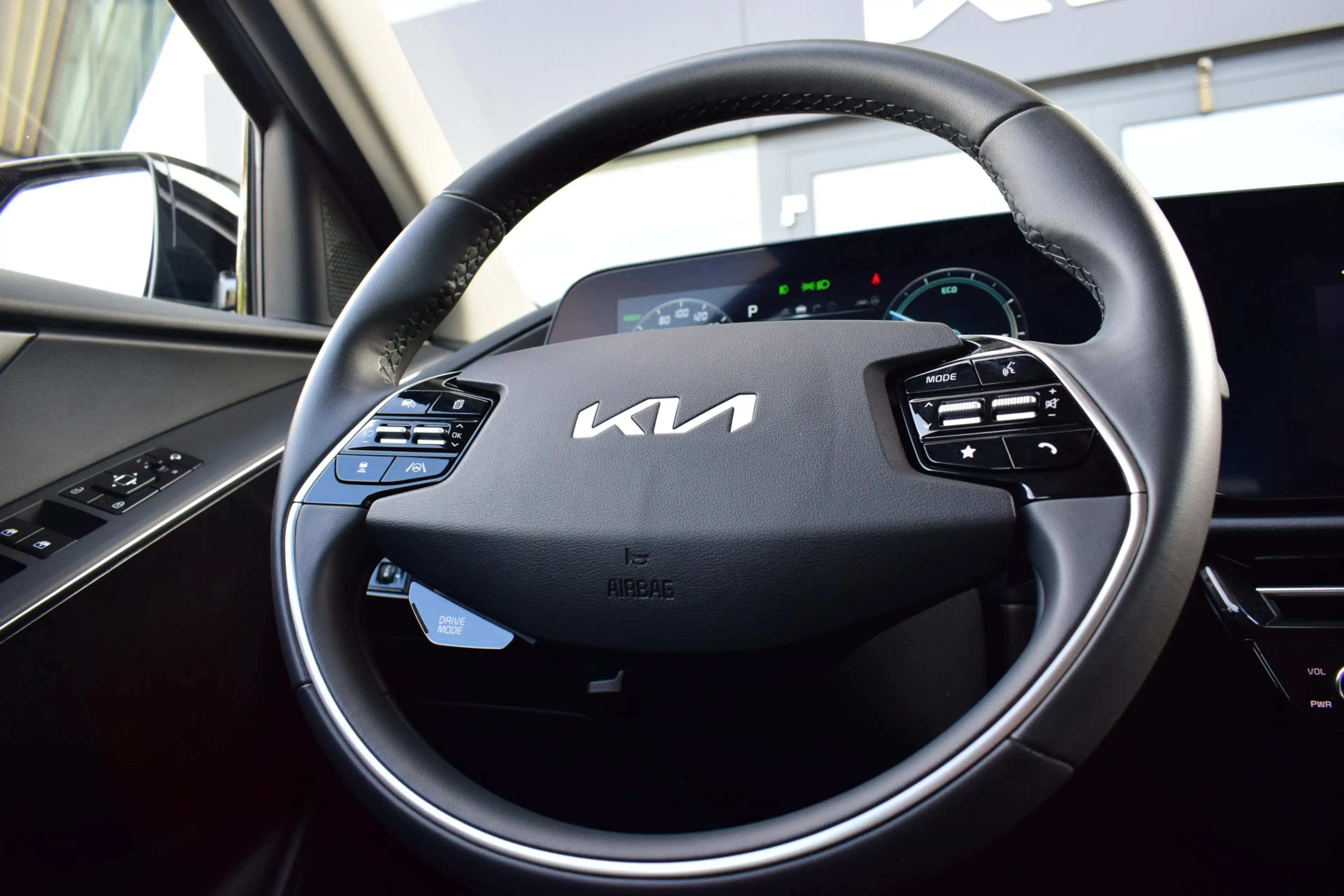 Kia Niro 1.6 GDi Hybrid DynamicLine | Navi | PDC | Adapt.Cr — photo 14