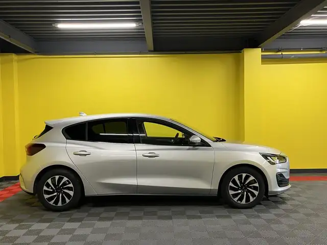 Ford Focus view 14