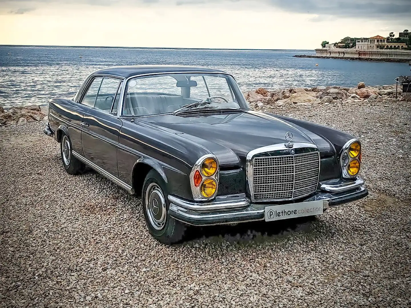 Mercedes-Benz 280 280 SE Coupe W111 Brown - 1