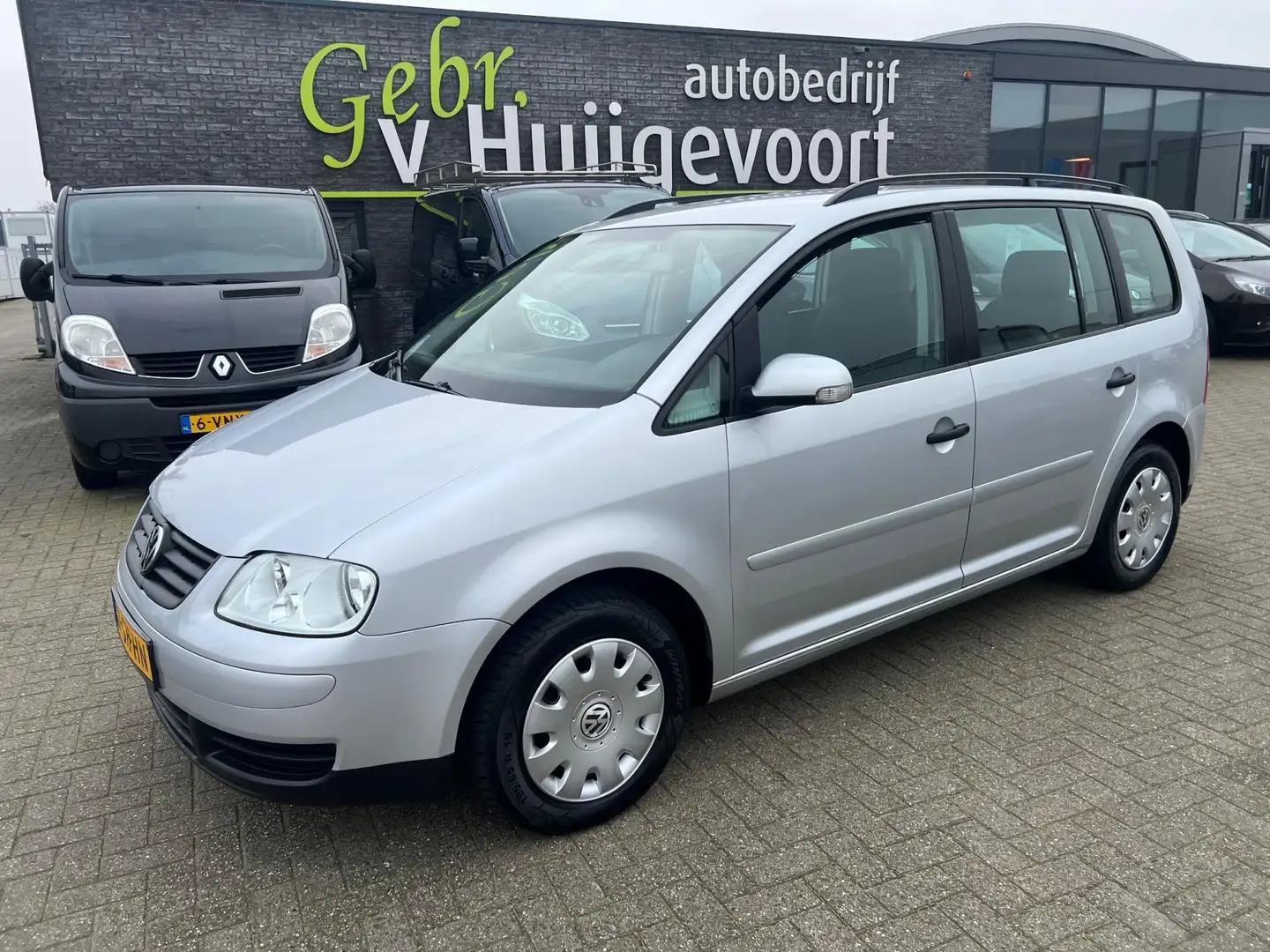 Volkswagen Touran 1.6-16V FSI Business Gris - 2