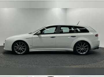 159 1.7 T Distinctive