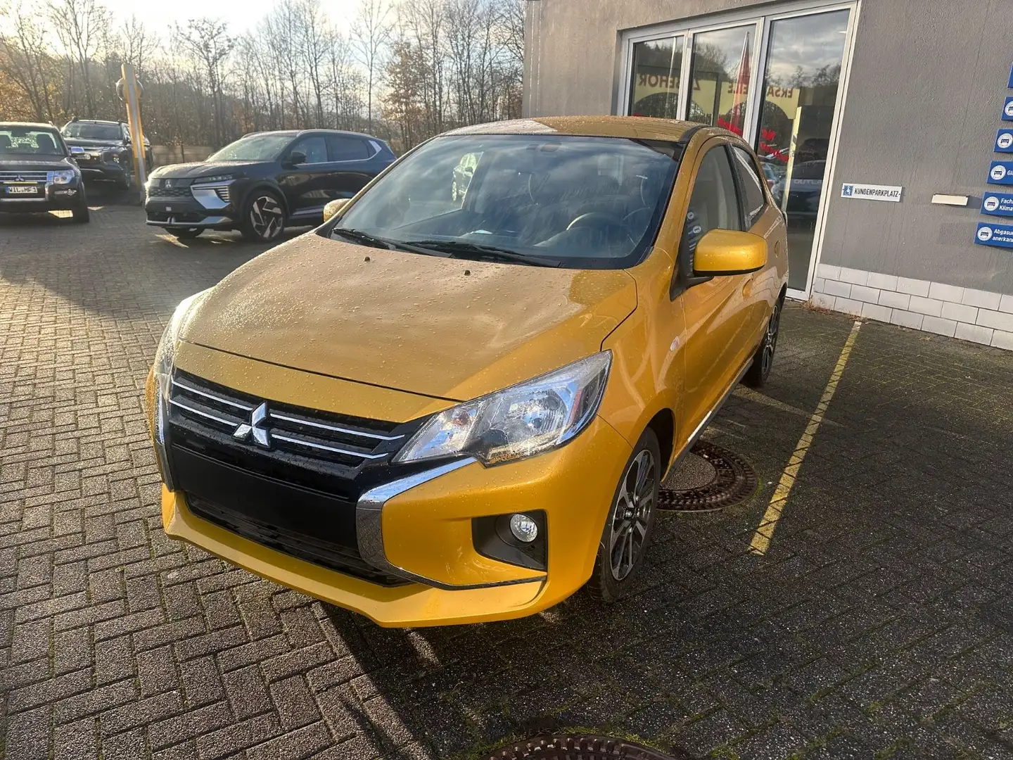 Mitsubishi Space Star Select+ Sitzheizung Geel - 1