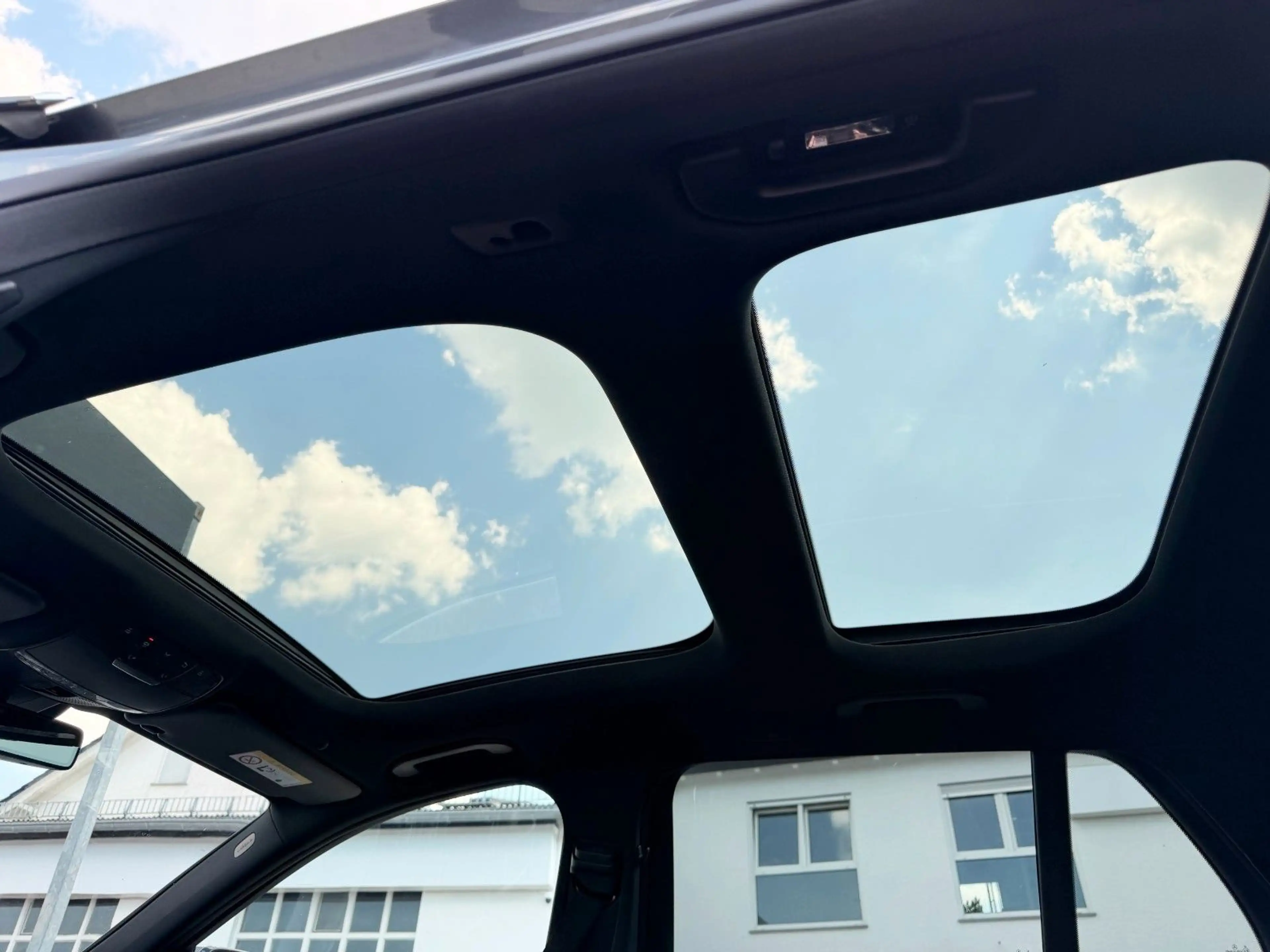 Mercedes-Benz E 400 4M 3x AMG PANO*Airmatic*DISTR+*360°*HUD — photo 13