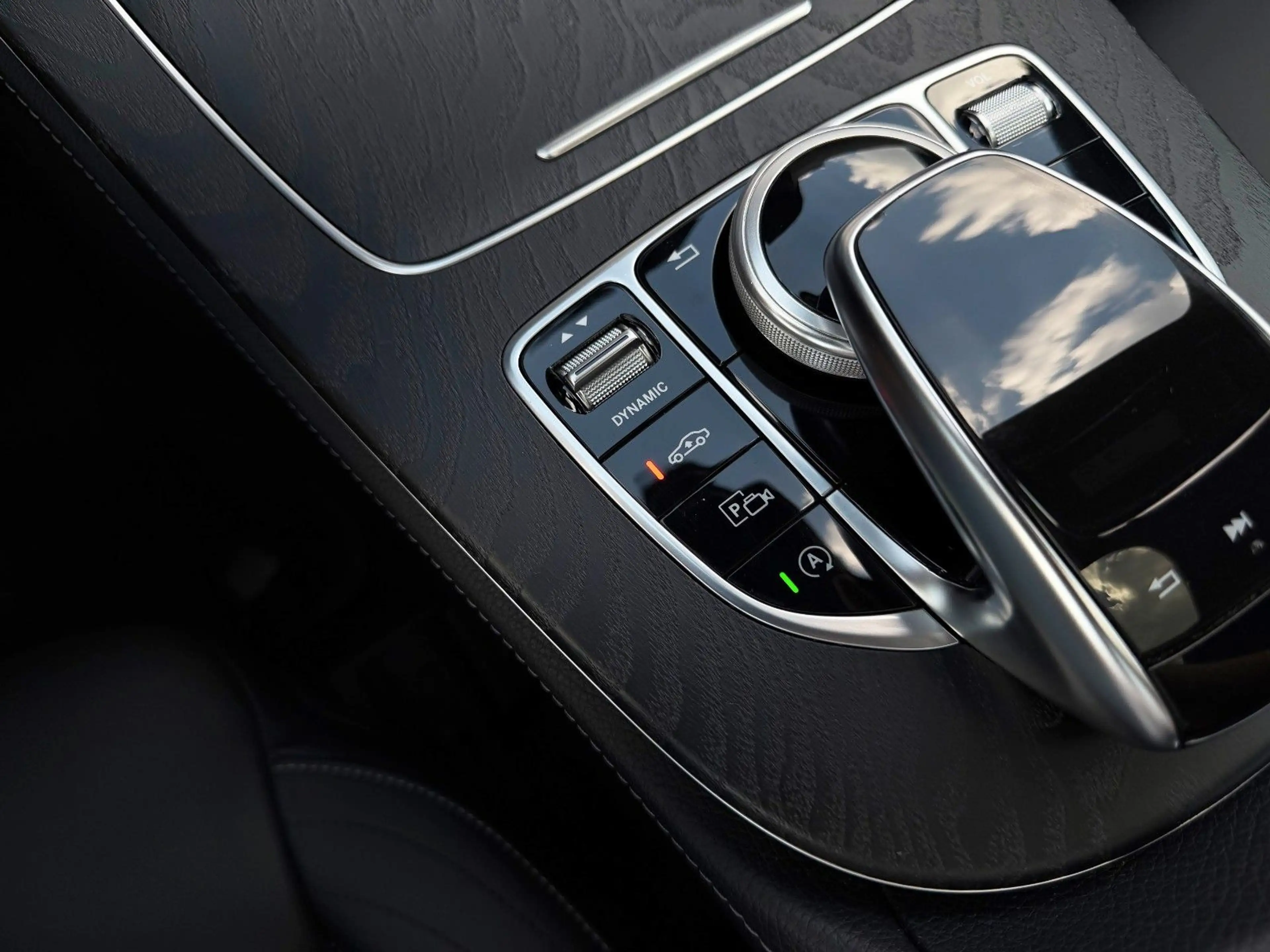 Mercedes-Benz E 400 4M 3x AMG PANO*Airmatic*DISTR+*360°*HUD — photo 11