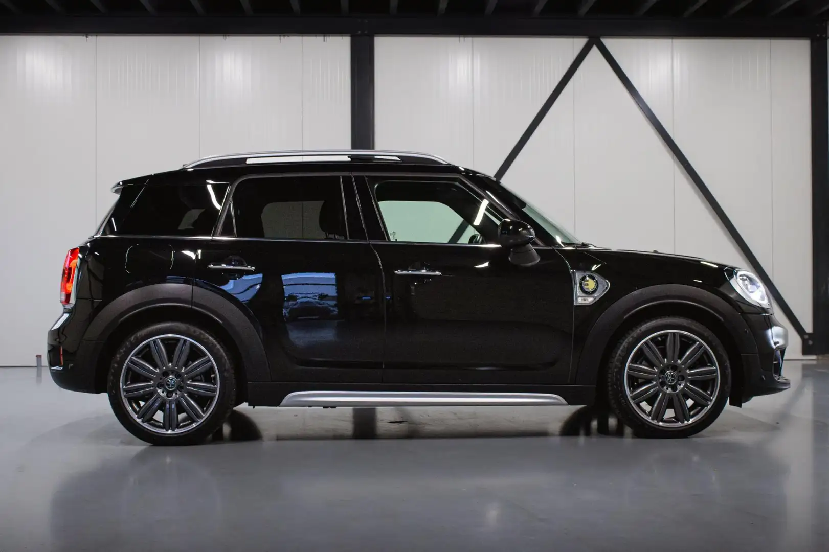 MINI Cooper SE Countryman 2.0 ALL4 | FULL! | PANO | HUD | 19" | Volledige ui Zwart - 2
