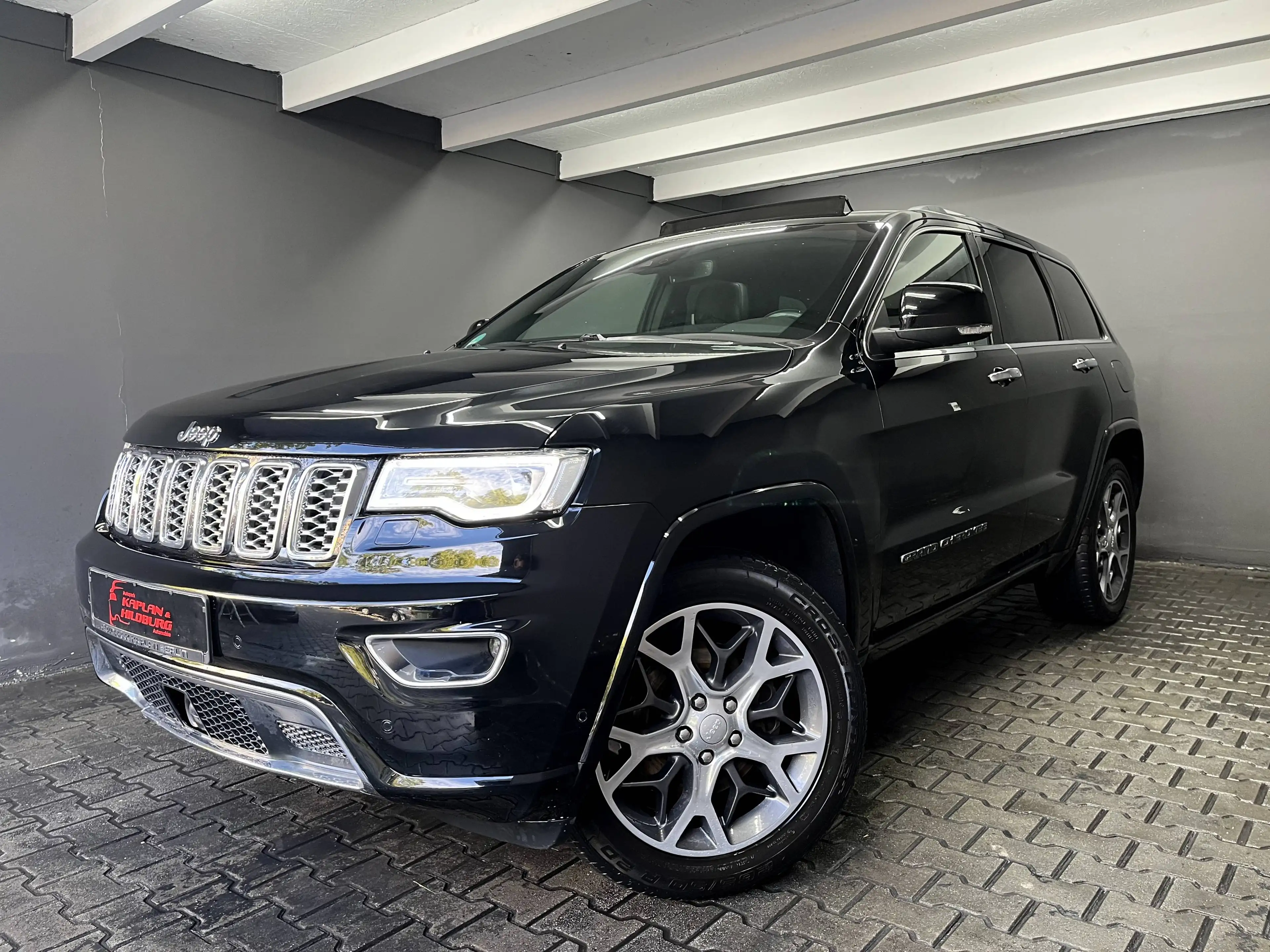 Jeep Grand Cherokee 3.0 CRD Overland, PANO, ACC, R-KAM, 4WD