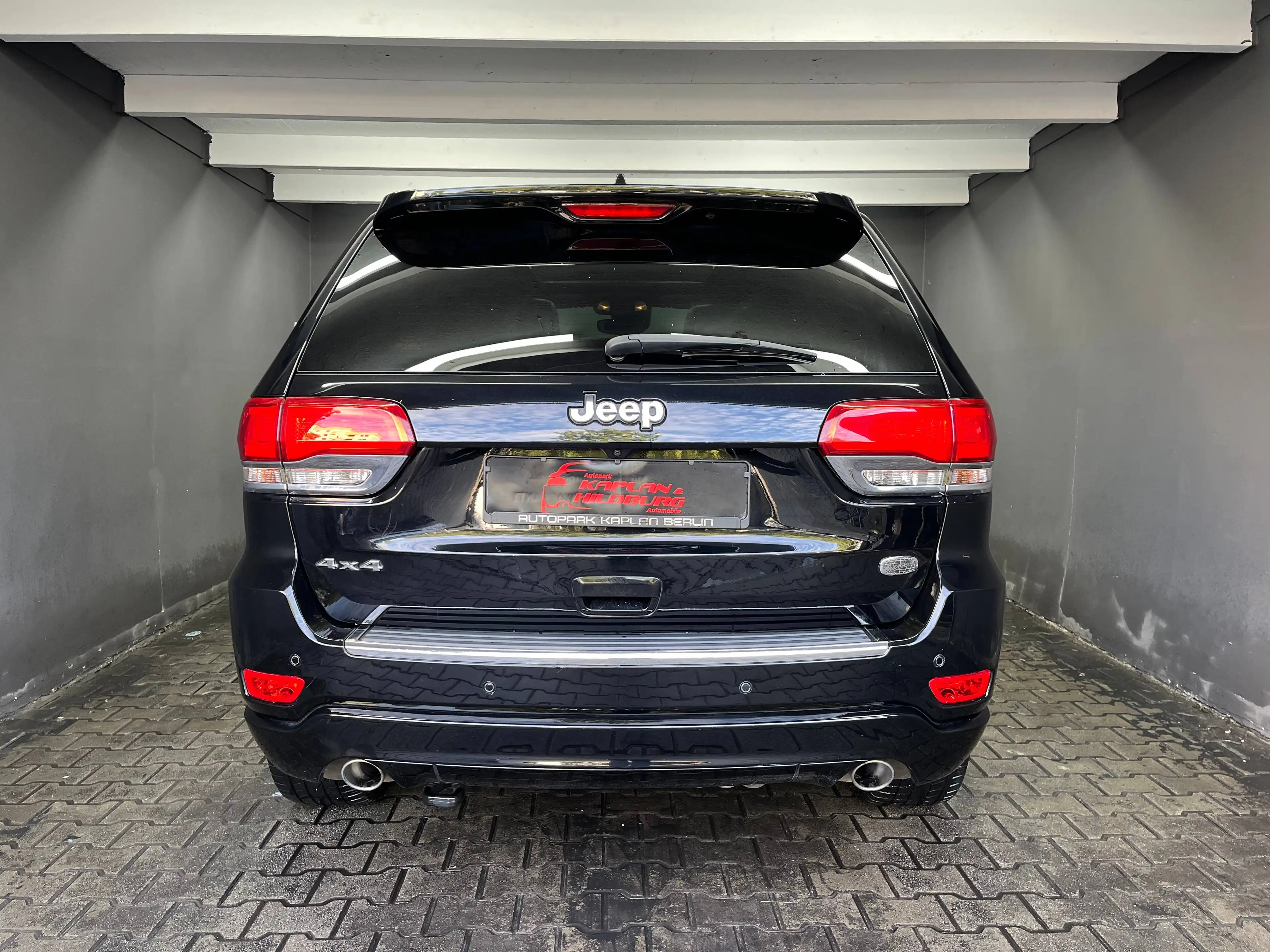 Jeep Grand Cherokee 3.0 CRD Overland, PANO, ACC, R-KAM, 4WD — photo 5