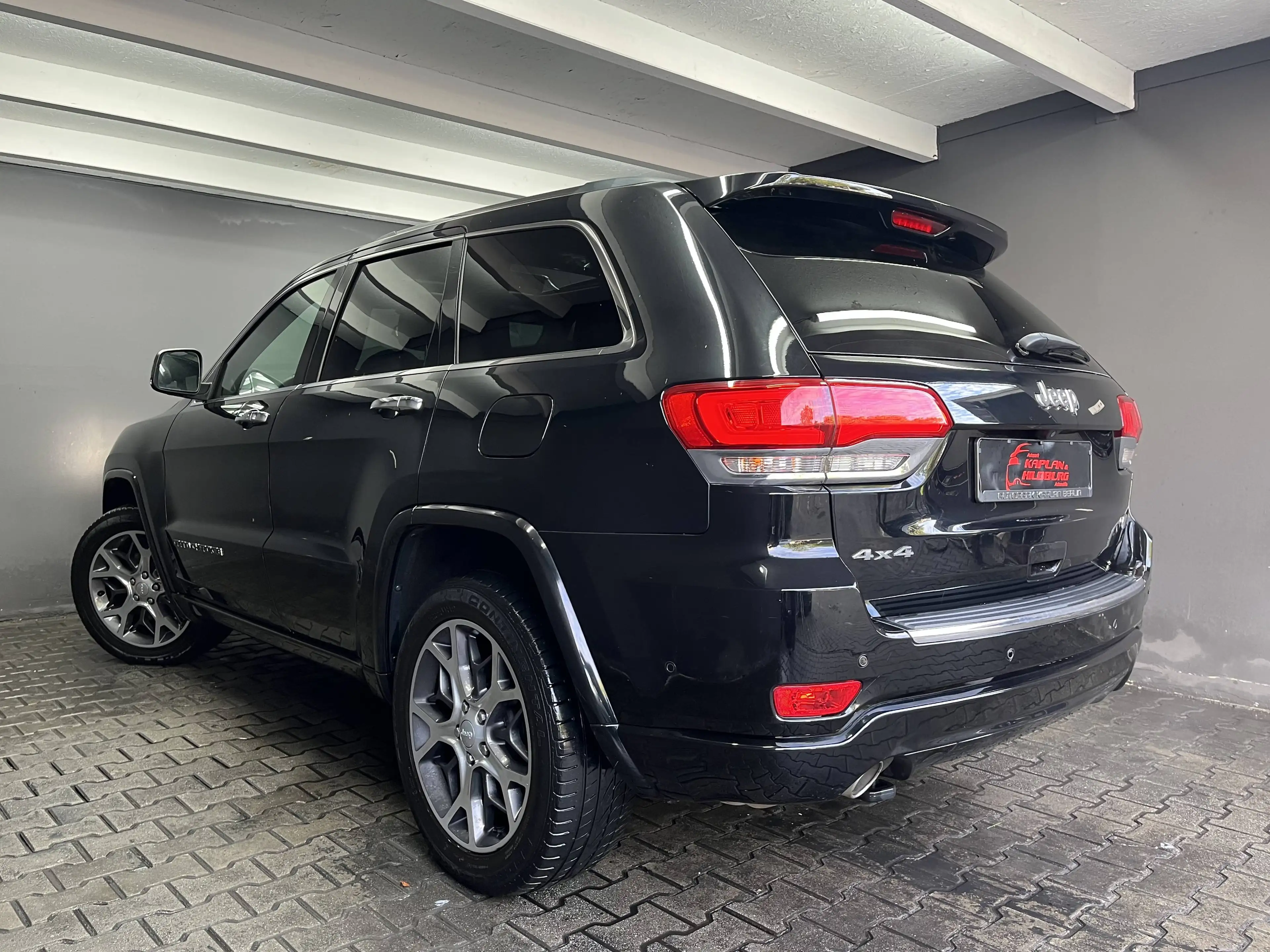 Jeep Grand Cherokee 3.0 CRD Overland, PANO, ACC, R-KAM, 4WD — photo 6