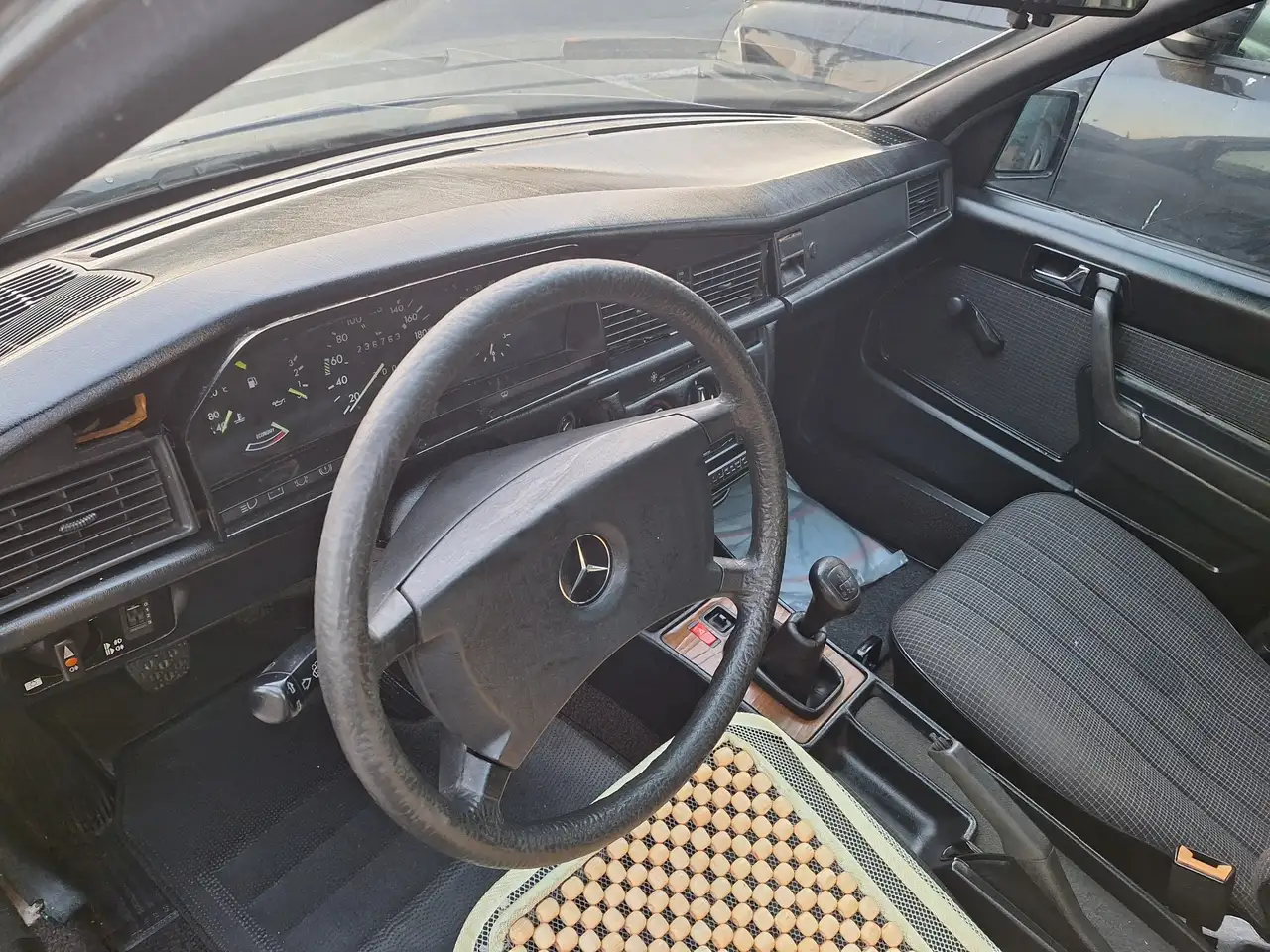 Mercedes-Benz 190 2.0 E 122cv, foto 3