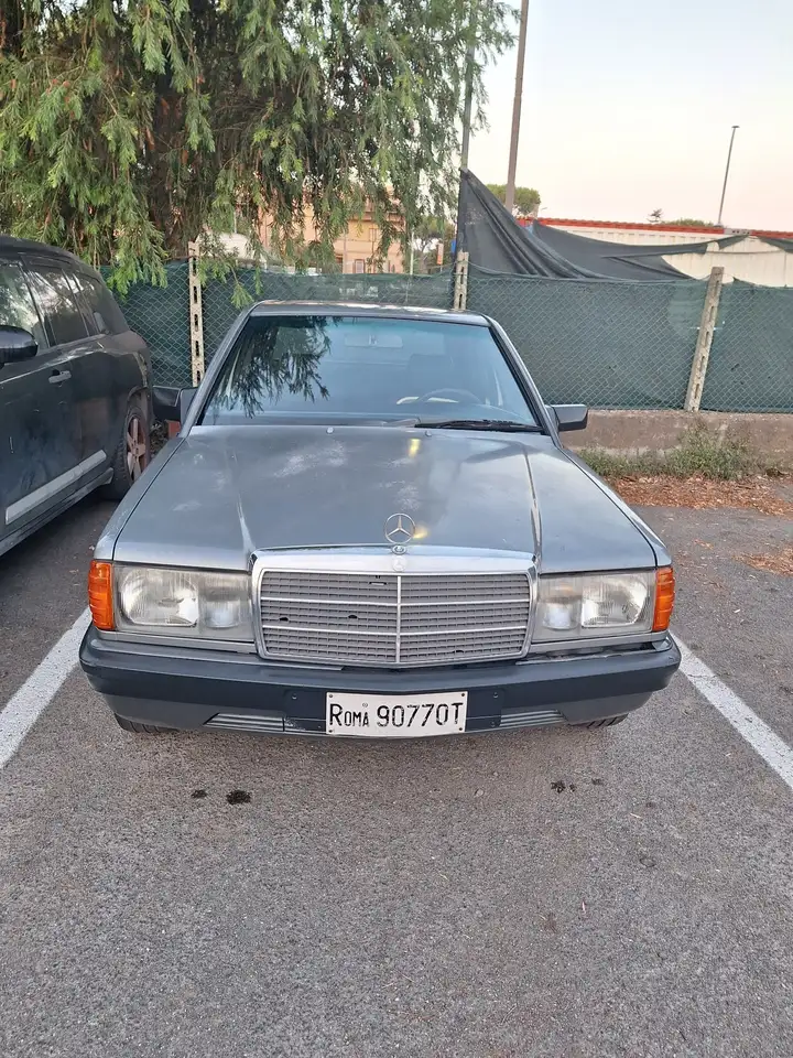 Mercedes-Benz 190 2.0 E 122cv, foto 2