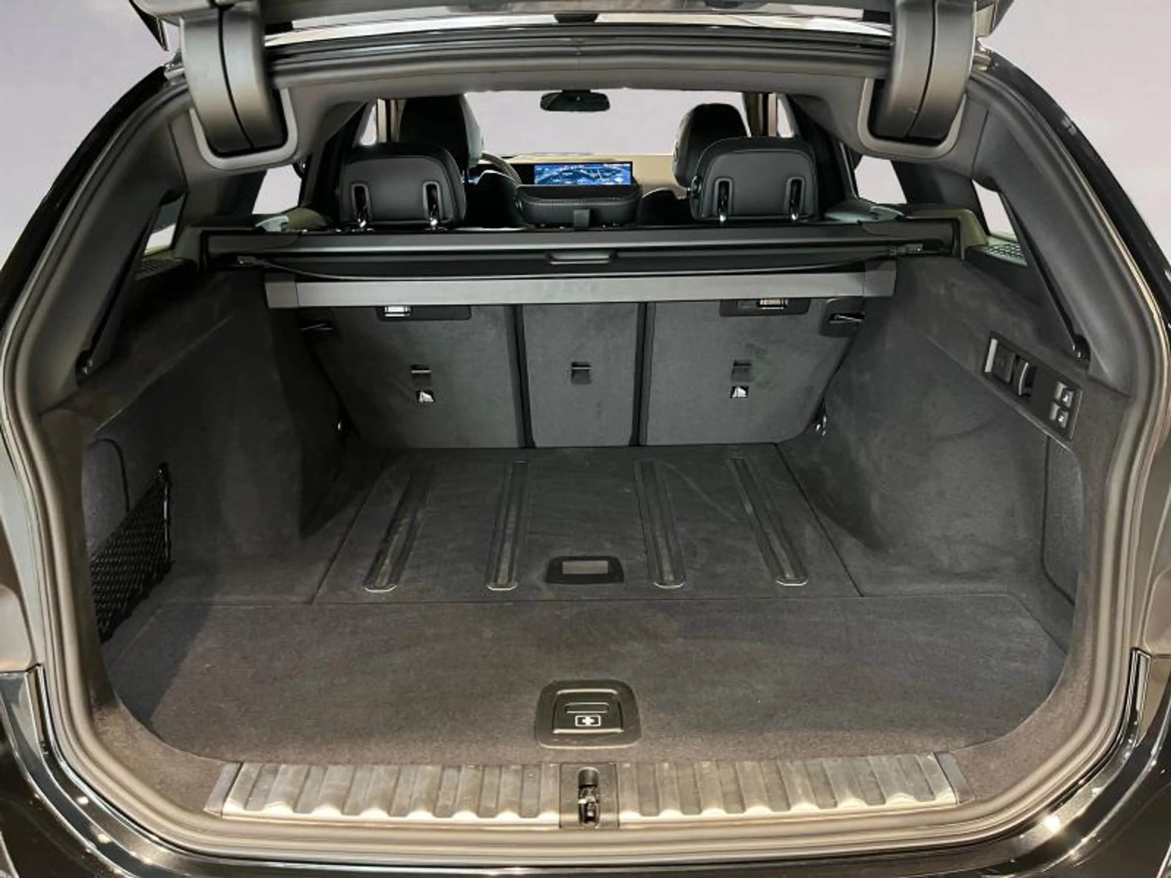 BMW 340 M340d xDrive Touring — photo 14
