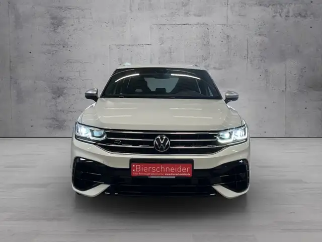 Volkswagen Tiguan view 2