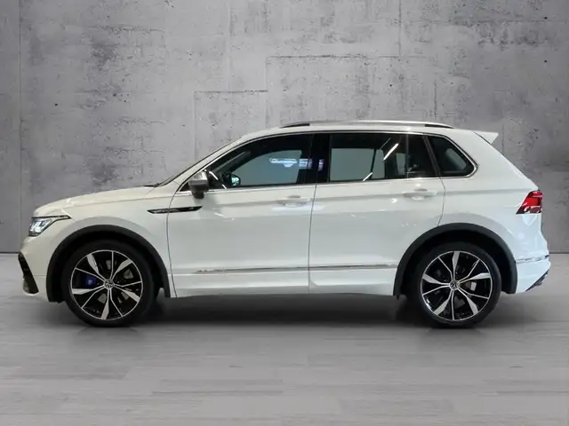 Volkswagen Tiguan view 3