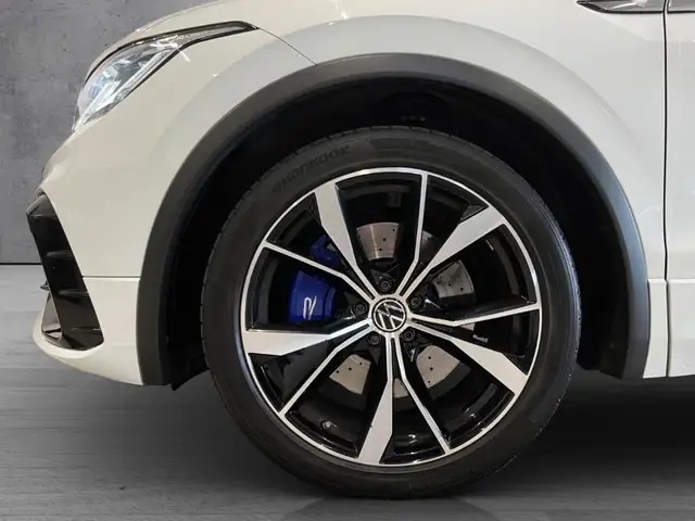 Volkswagen Tiguan view 4